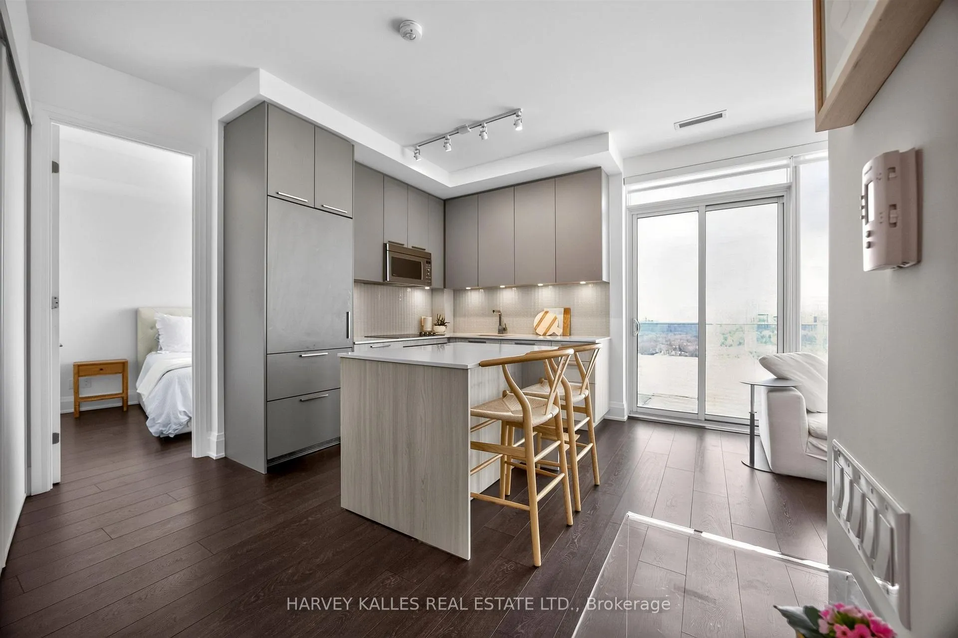 Photo 7 of Unit 2001, 20 Brin Drive, Etobicoke, Edenbridge-Humber Valley — HOMEH