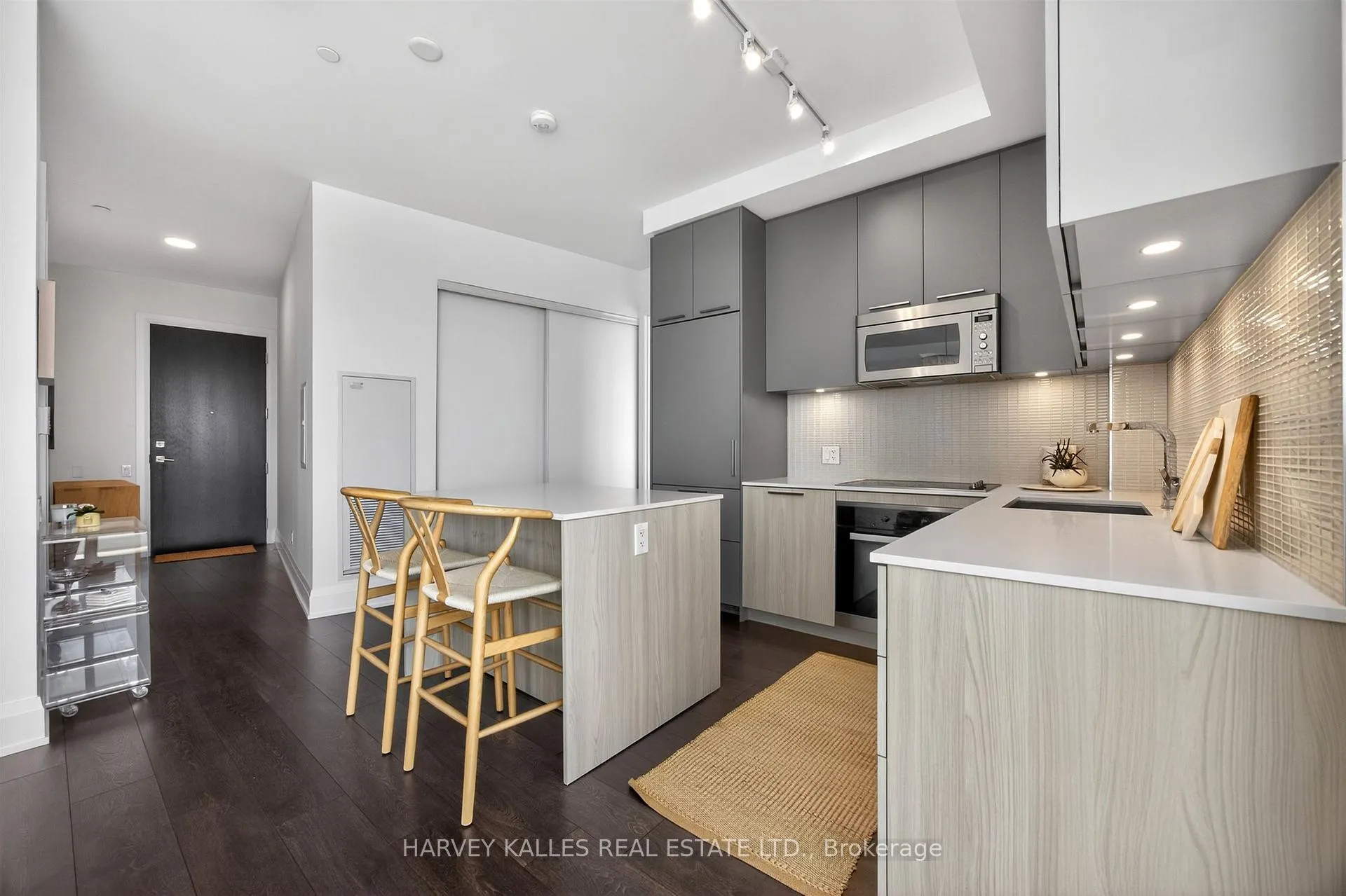 Photo 8 of Unit 2001, 20 Brin Drive, Etobicoke, Edenbridge-Humber Valley — HOMEH