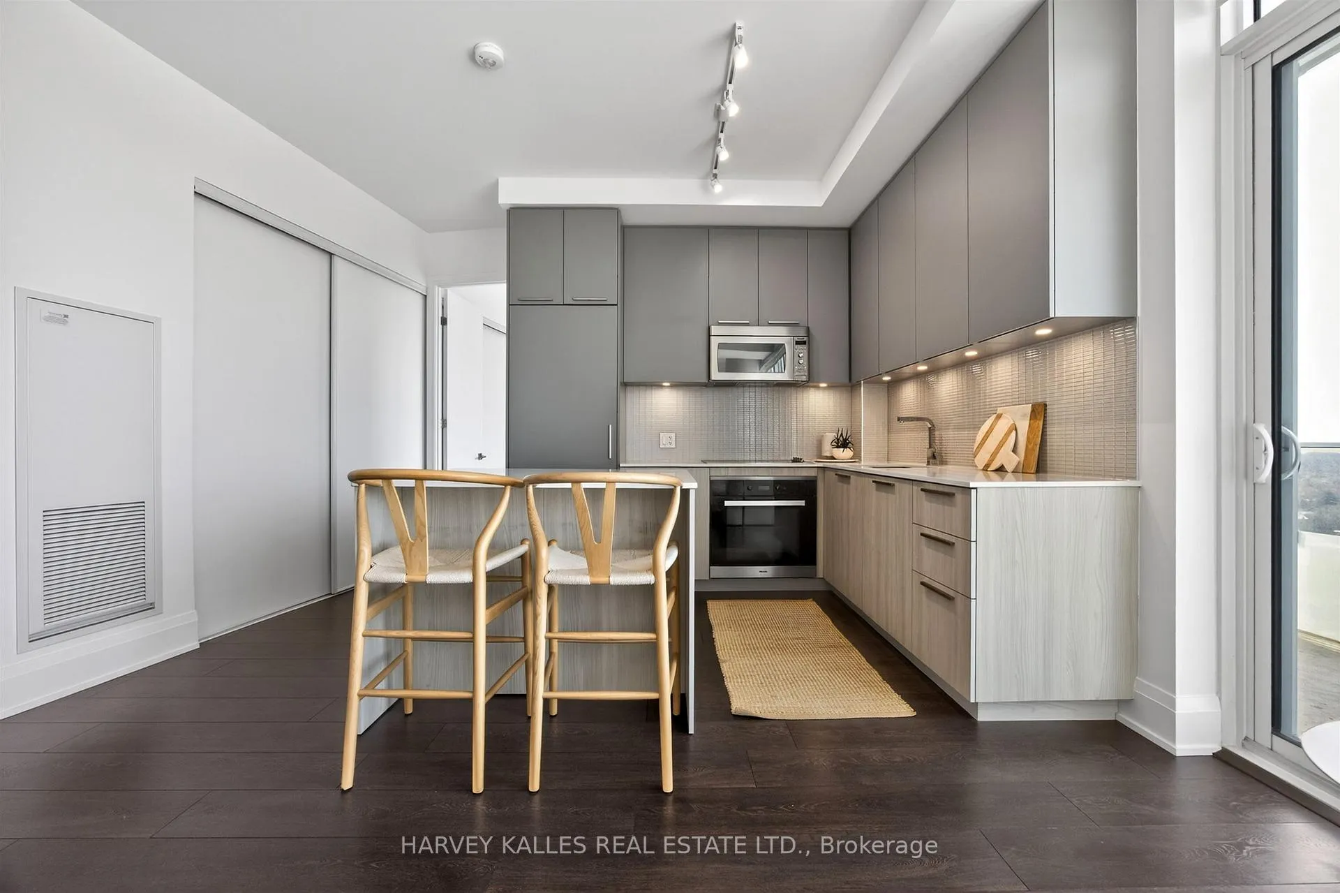 Photo 10 of Unit 2001, 20 Brin Drive, Etobicoke, Edenbridge-Humber Valley — HOMEH