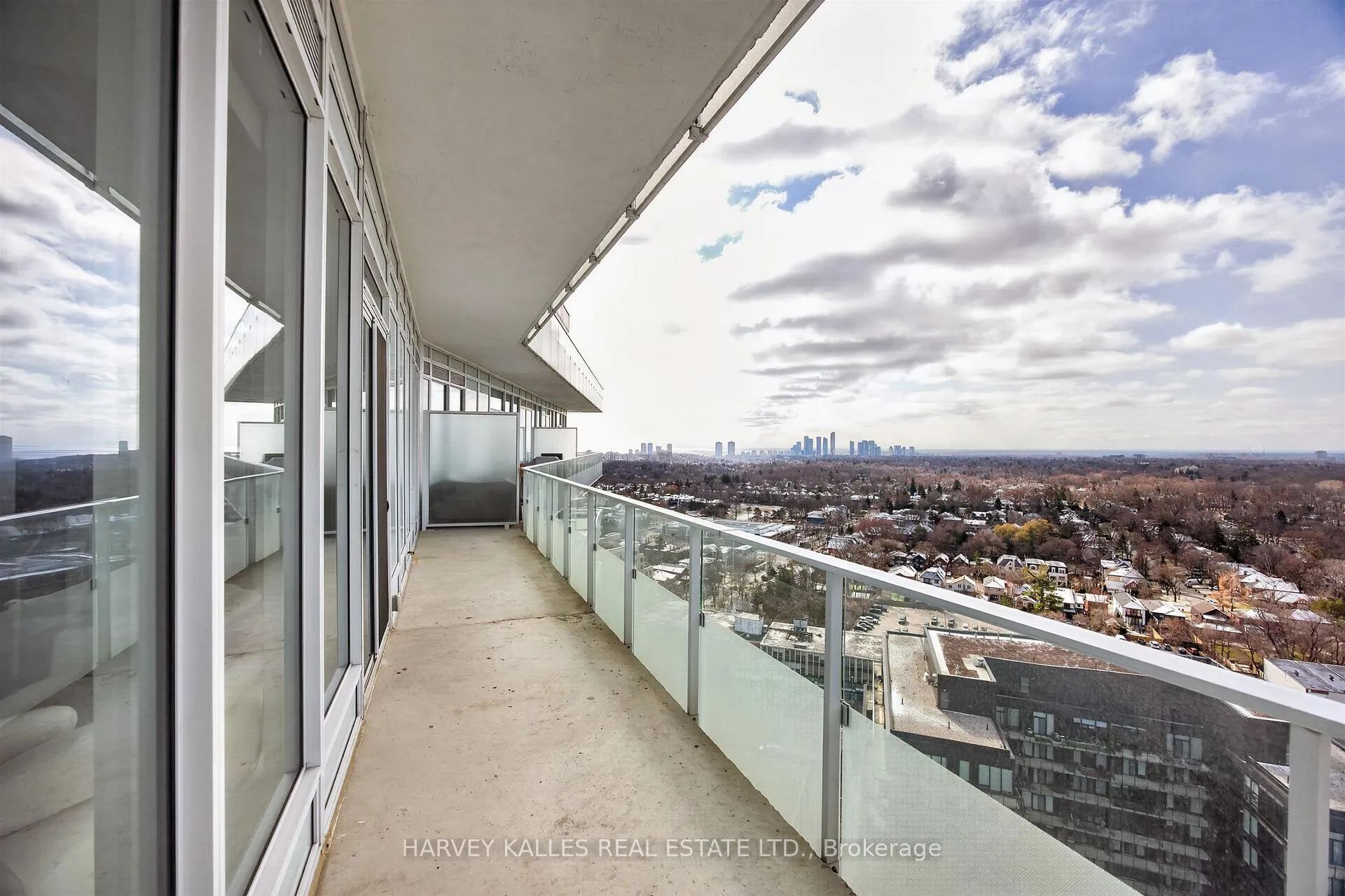 Photo 18 of Unit 2001, 20 Brin Drive, Etobicoke, Edenbridge-Humber Valley — HOMEH