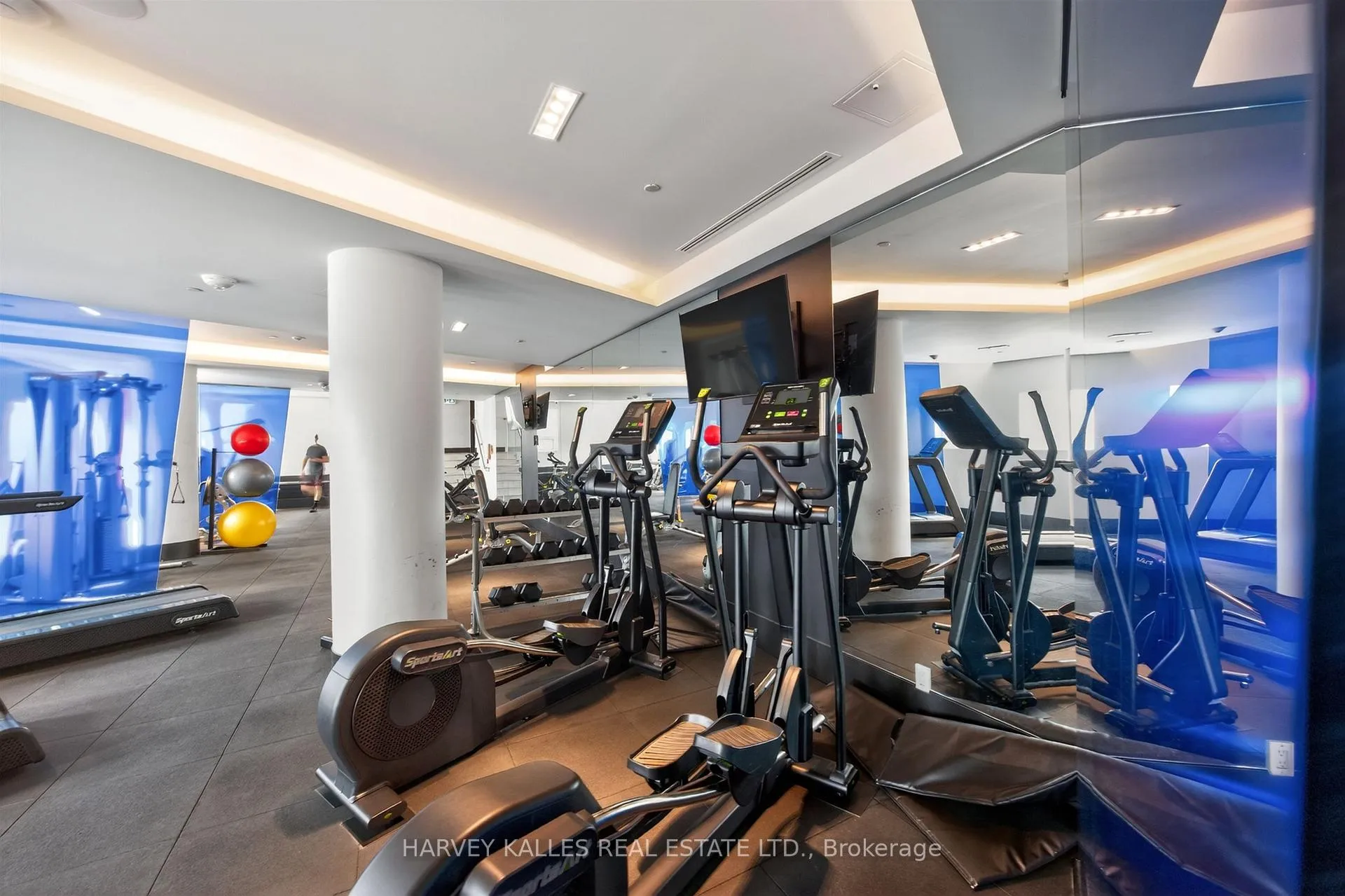 Photo 27 of Unit 2001, 20 Brin Drive, Etobicoke, Edenbridge-Humber Valley — HOMEH