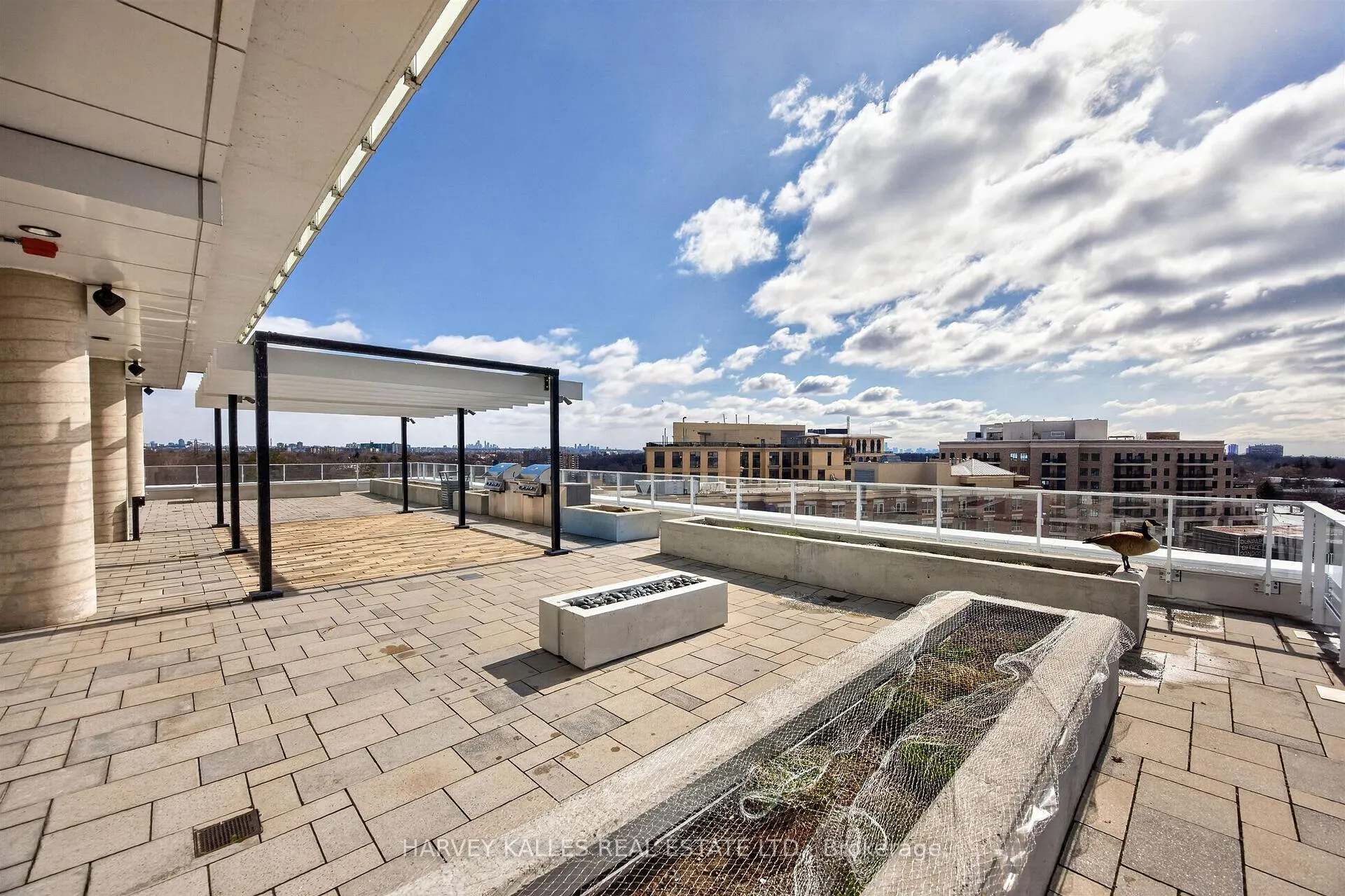 Photo 33 of Unit 2001, 20 Brin Drive, Etobicoke, Edenbridge-Humber Valley — HOMEH