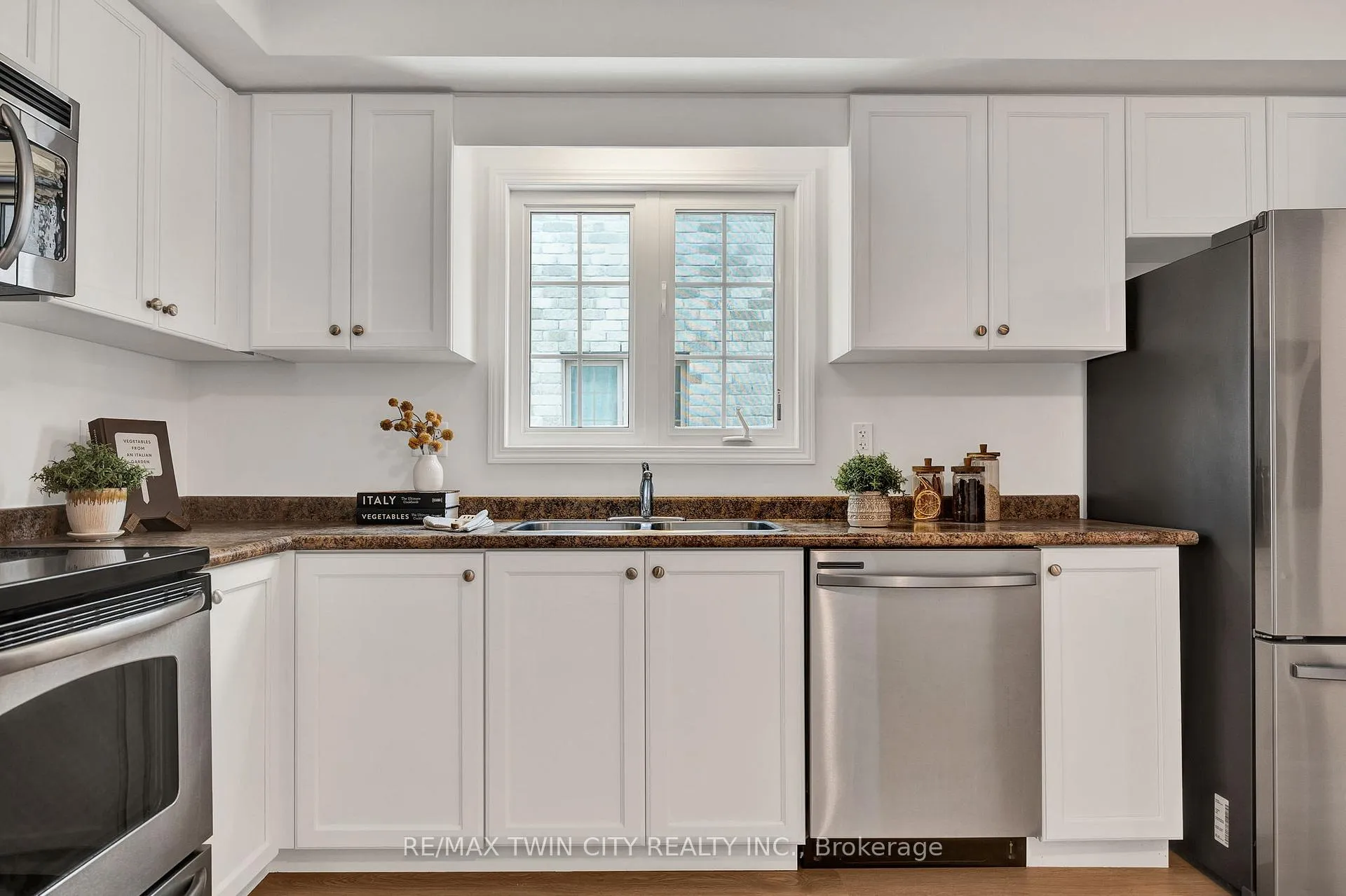 Photo 4 of Unit 12C, 931 Glasgow Street, Kitchener — HOMEH
