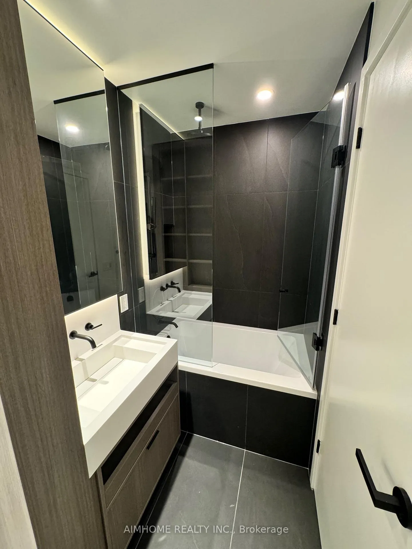 Photo 8 of Unit 3406, 55 Charles Street E, Toronto, Church-Yonge Corridor — HOMEH