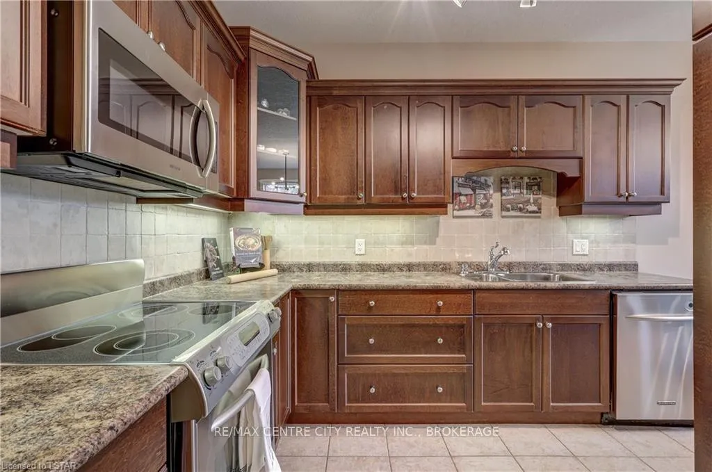 Photo 15 of Unit 16, 1 St. John'S Drive, Middlesex Centre, Arva — HOMEH