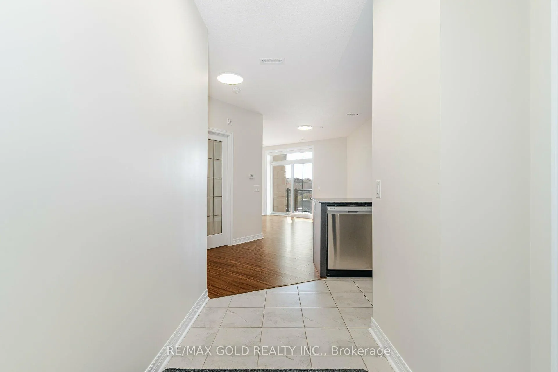Photo 7 of Unit 209, 39 New Delhi Drive, Markham, Cedarwood — HOMEH