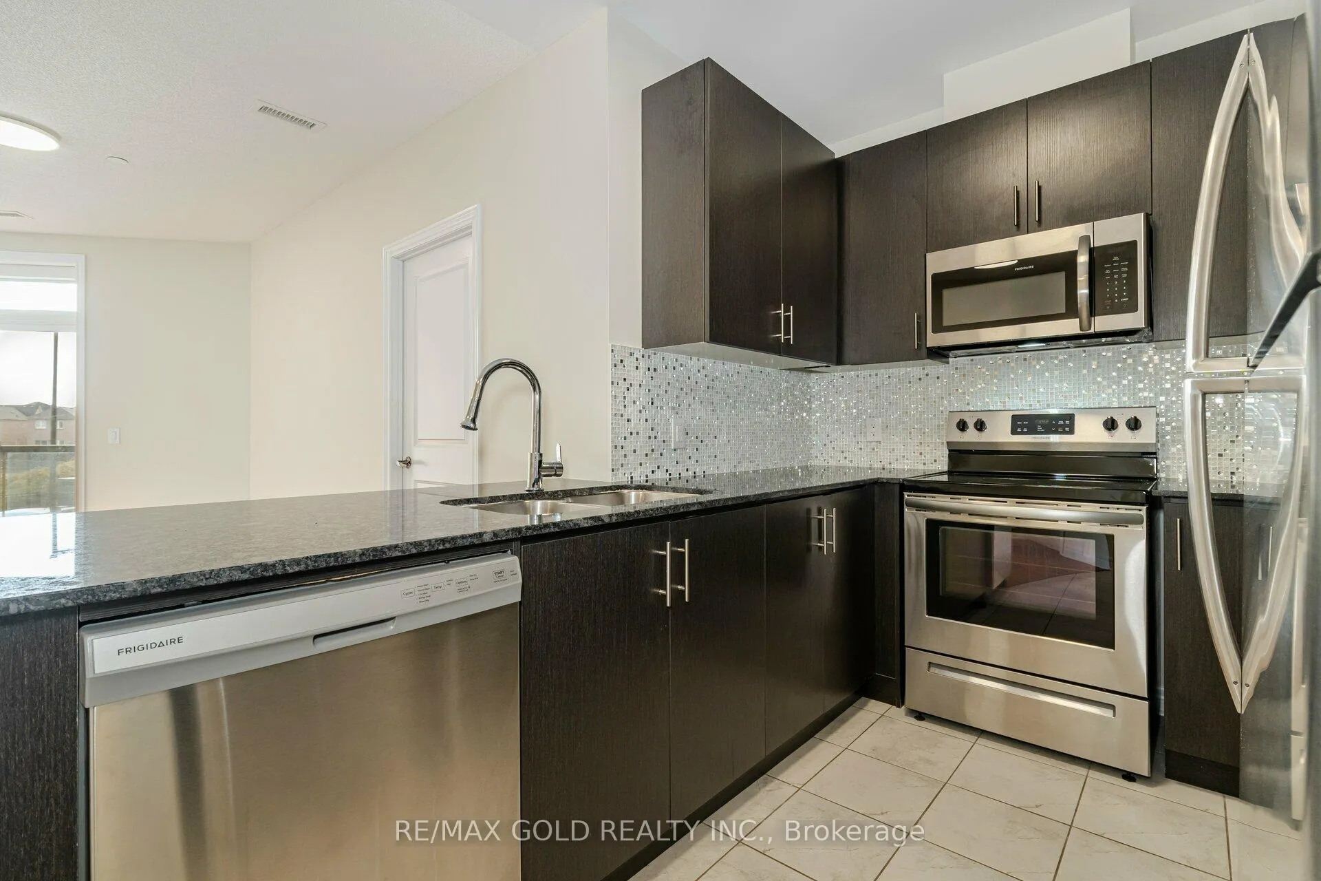Photo 10 of Unit 209, 39 New Delhi Drive, Markham, Cedarwood — HOMEH