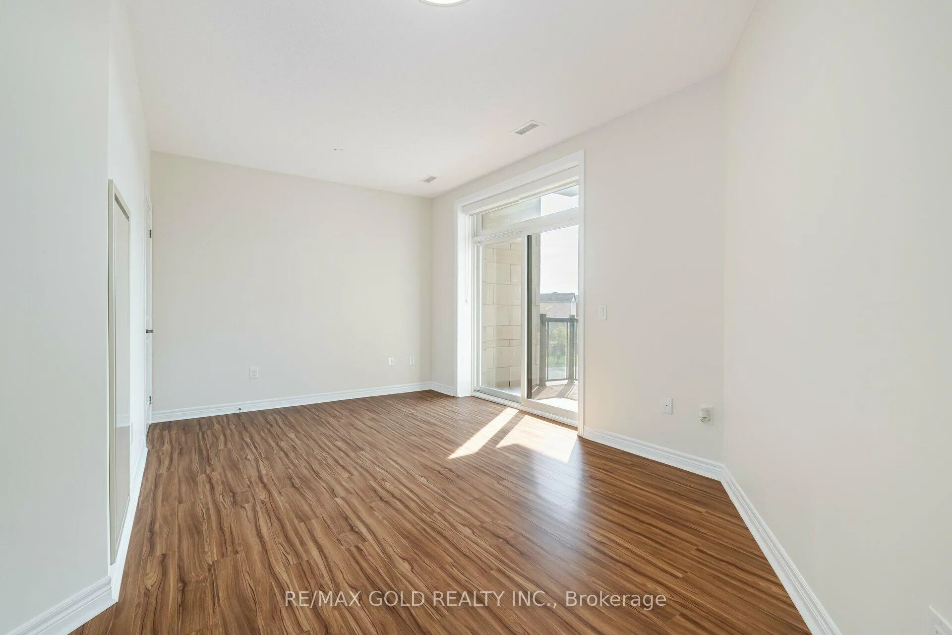 Photo 14 of Unit 209, 39 New Delhi Drive, Markham, Cedarwood — HOMEH