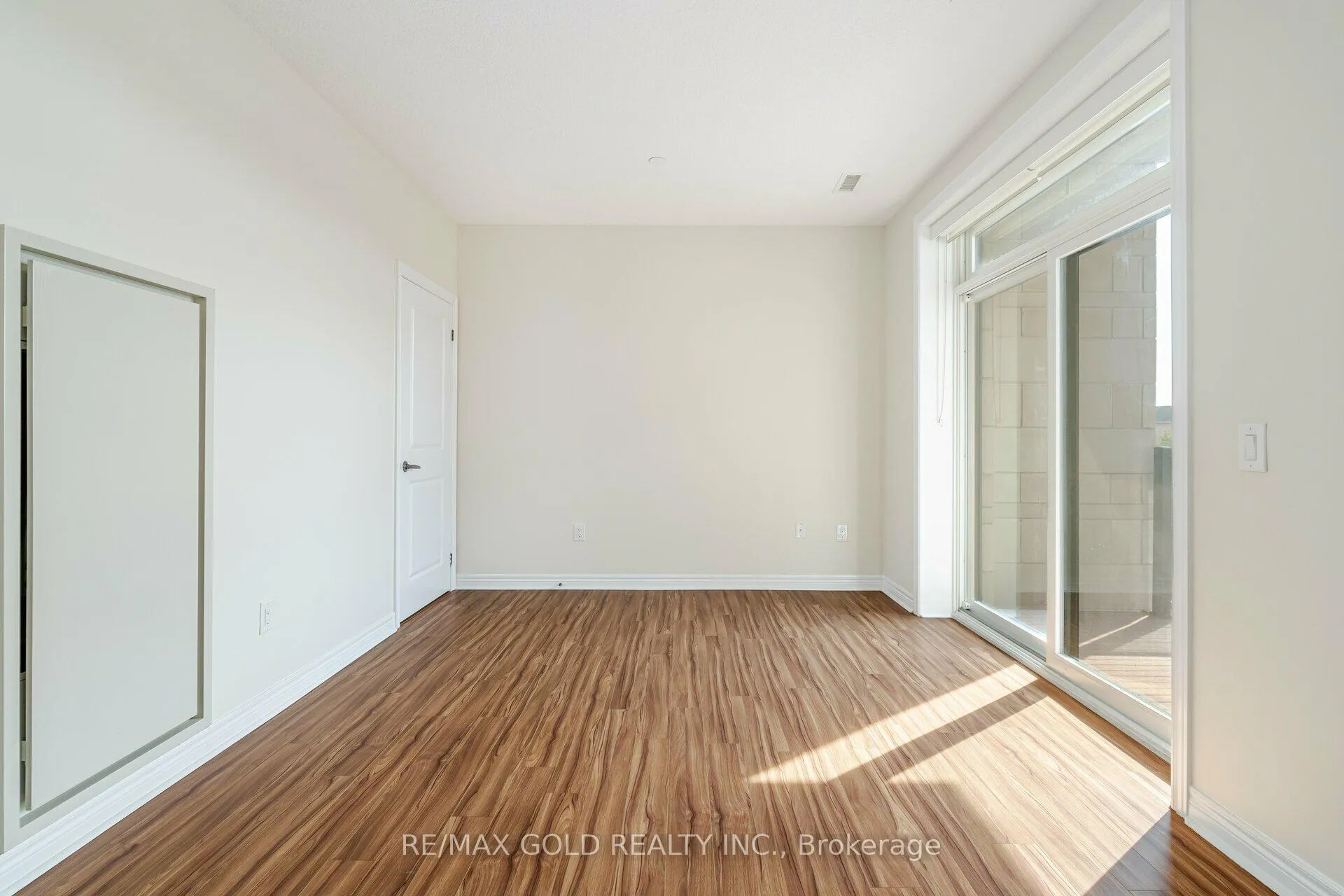 Photo 15 of Unit 209, 39 New Delhi Drive, Markham, Cedarwood — HOMEH