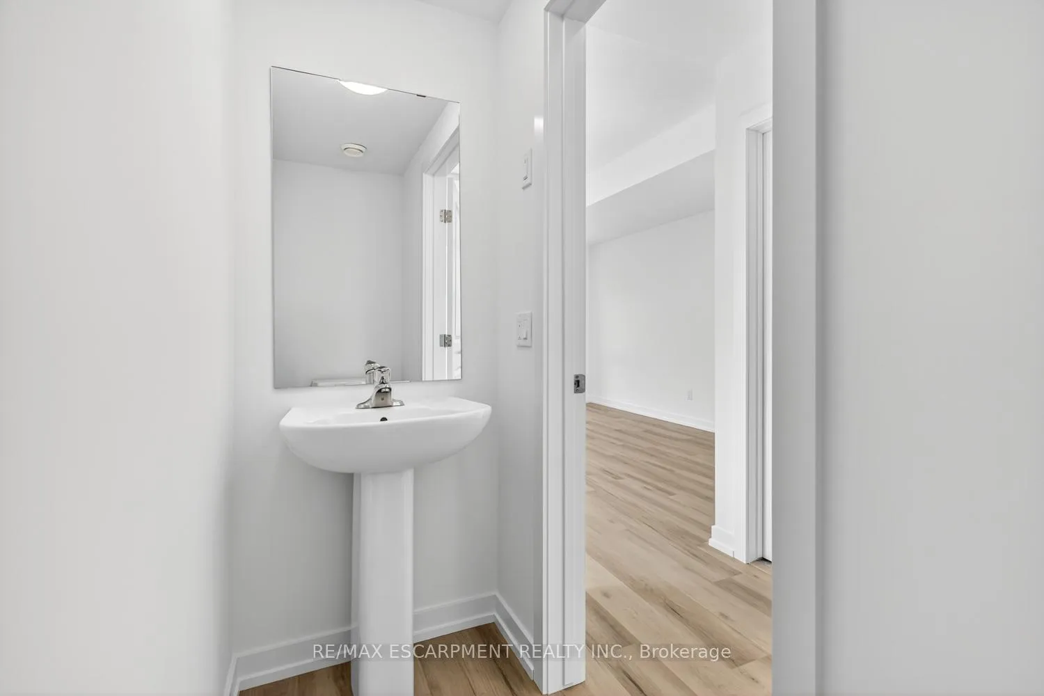 Photo 8 of Unit 39, 70 Kenesky Drive, Hamilton, Waterdown — HOMEH