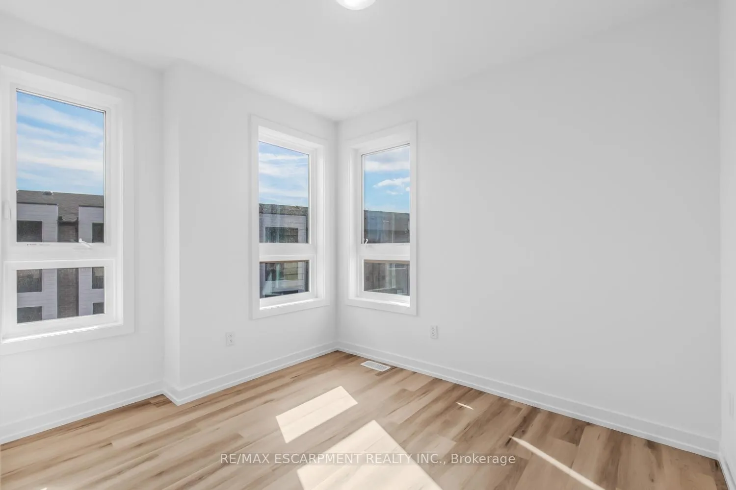 Photo 32 of Unit 39, 70 Kenesky Drive, Hamilton, Waterdown — HOMEH