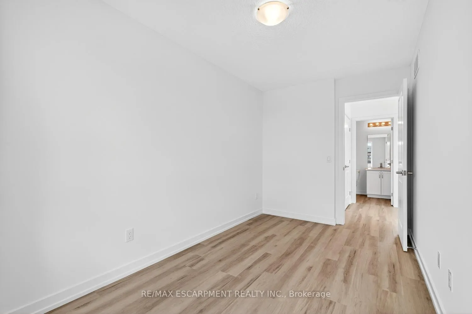 Photo 33 of Unit 39, 70 Kenesky Drive, Hamilton, Waterdown — HOMEH