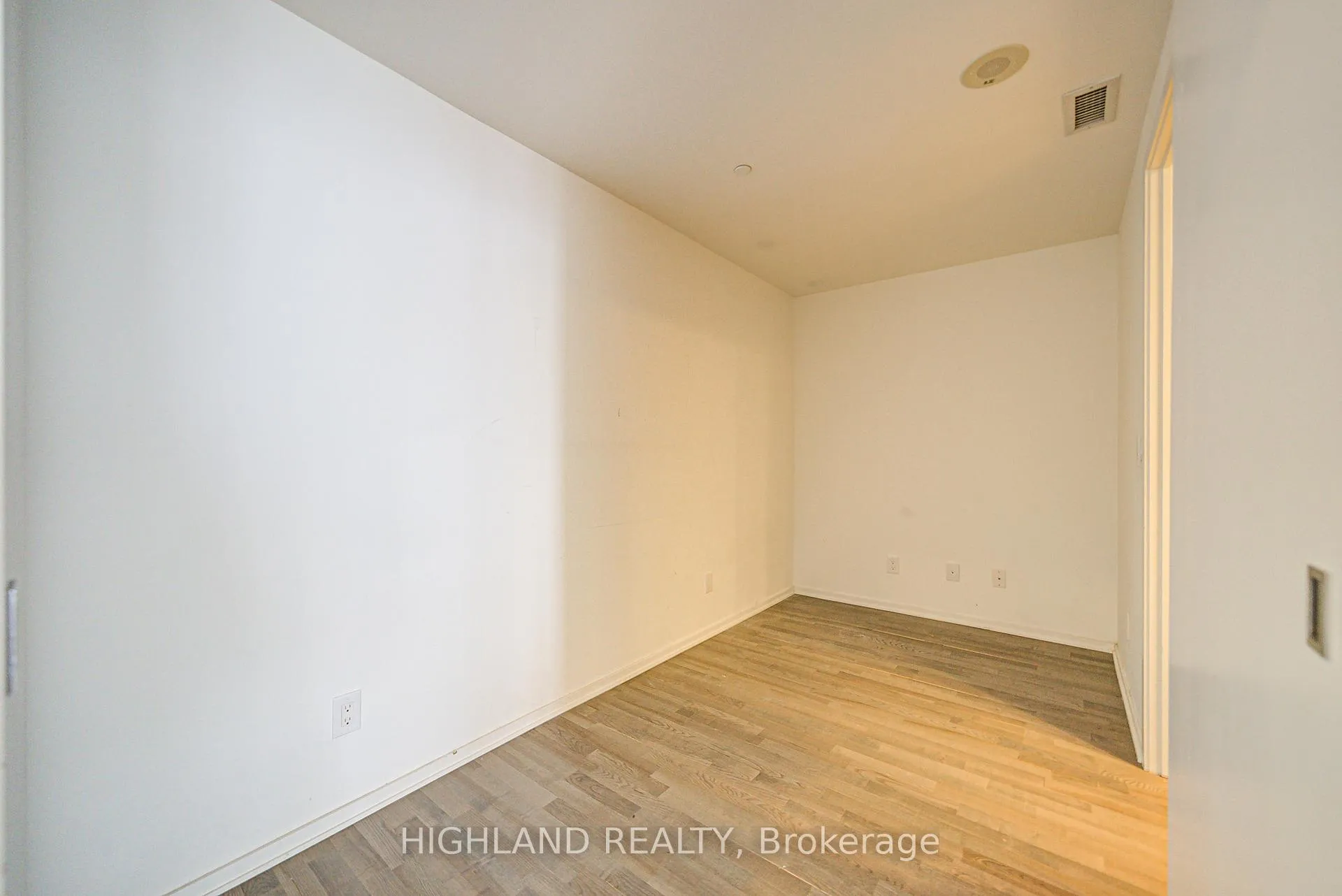 Photo 5 of Unit 3709, 1 Bloor Street E, Toronto, Church-Yonge Corridor — HOMEH