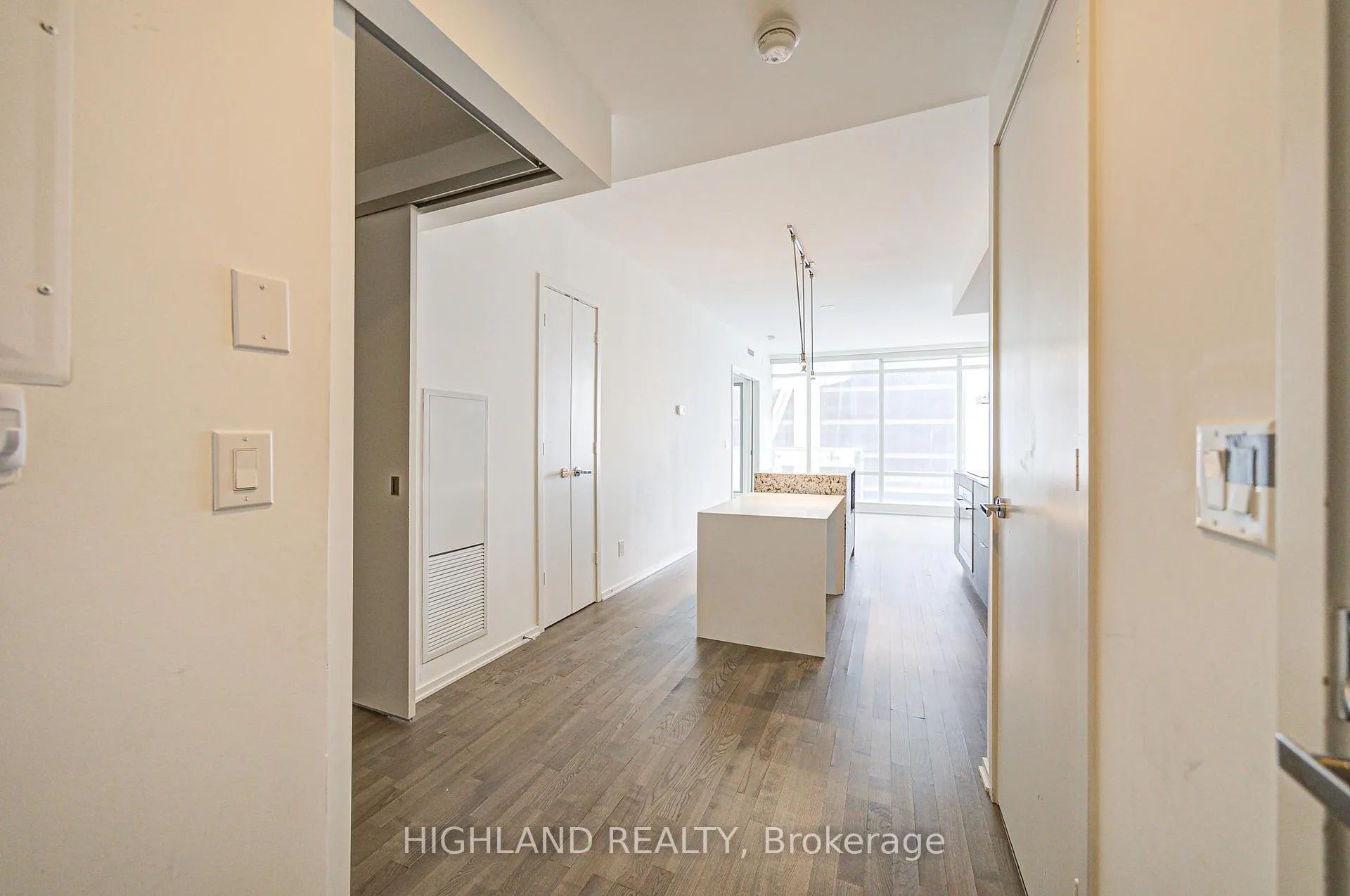 Photo 6 of Unit 3709, 1 Bloor Street E, Toronto, Church-Yonge Corridor — HOMEH
