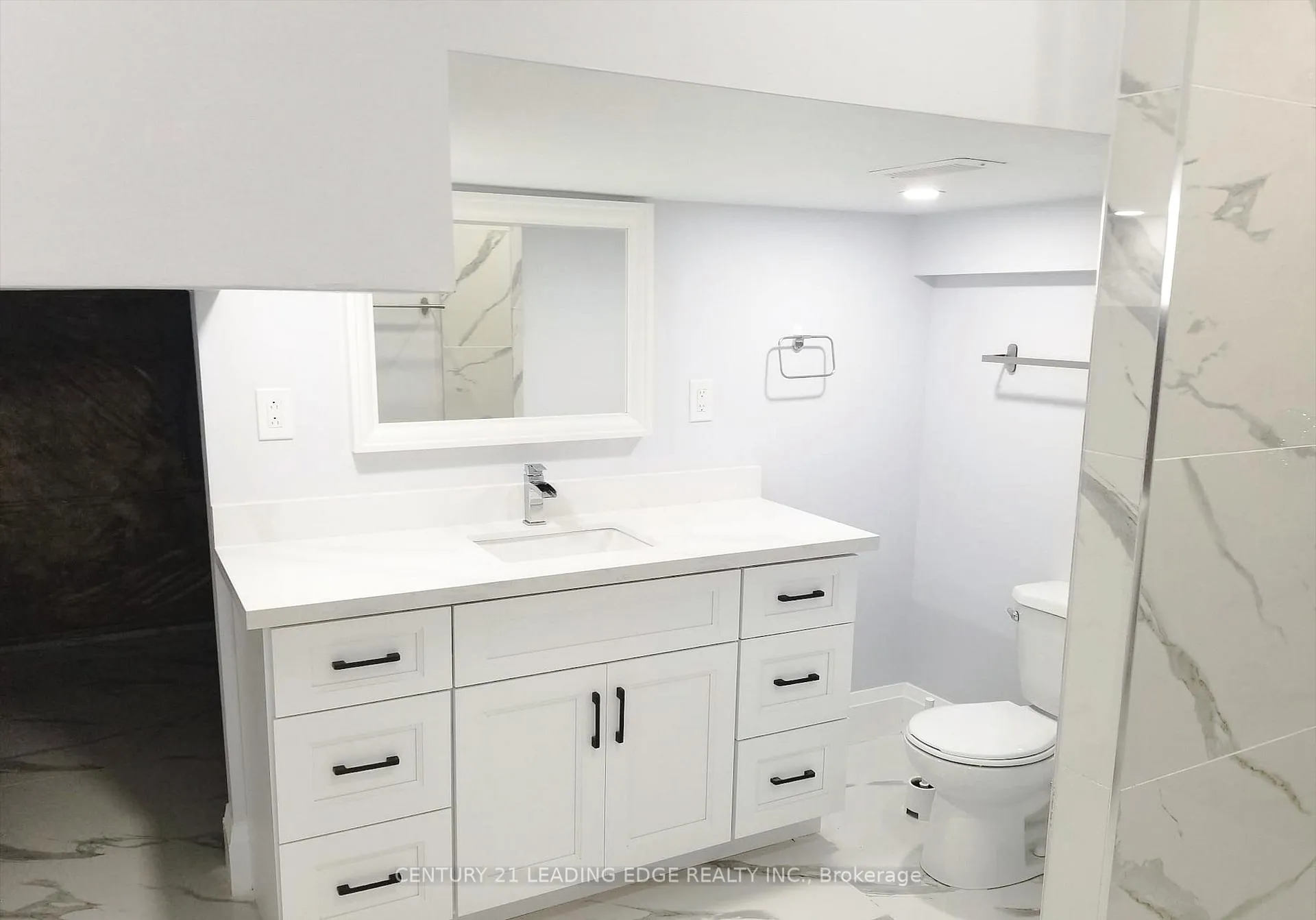 Photo 6 of Unit Bsmt, 39 Crombie Street, Clarington, Bowmanville — HOMEH