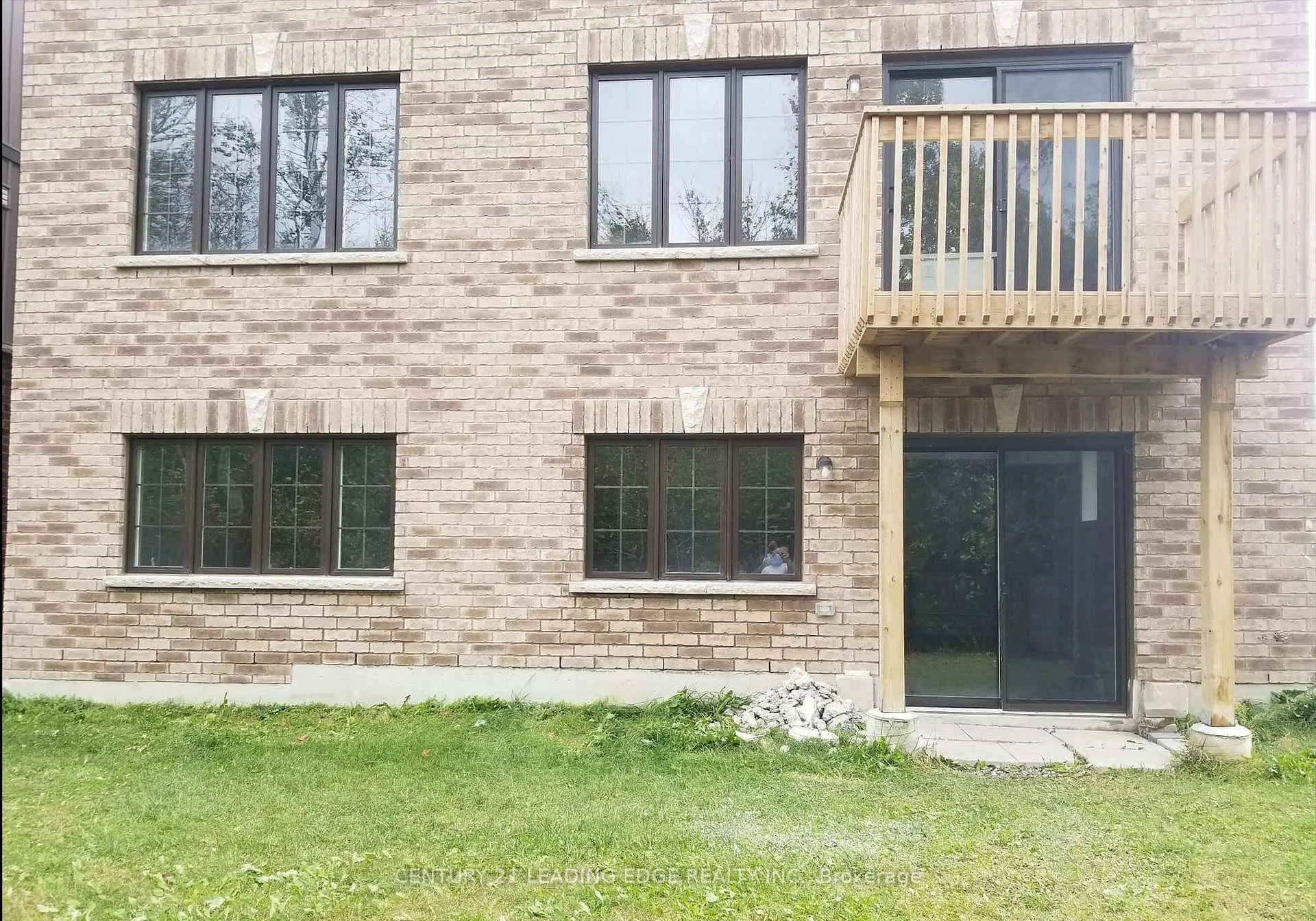 Photo 10 of Unit Bsmt, 39 Crombie Street, Clarington, Bowmanville — HOMEH