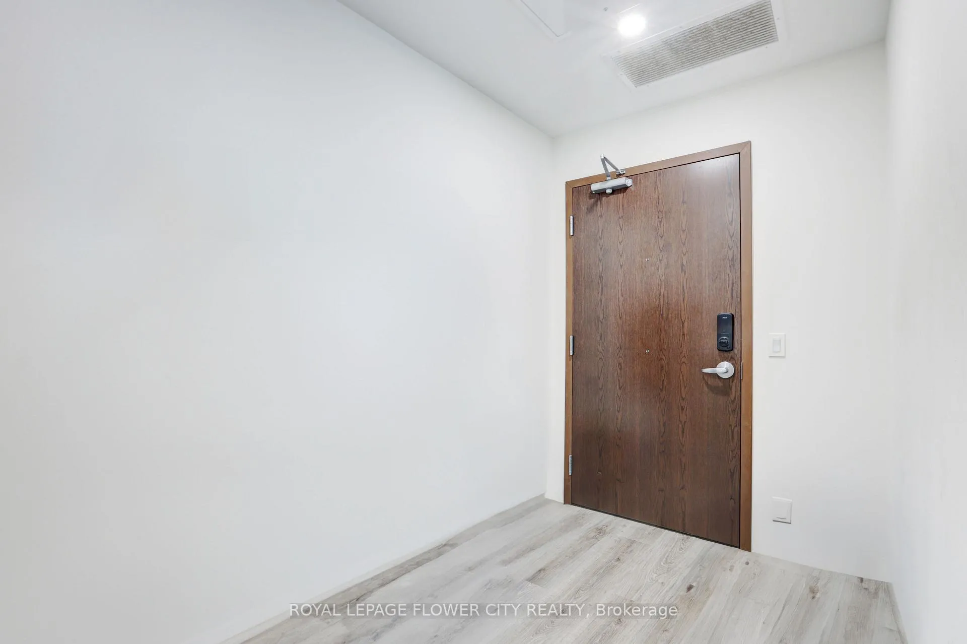 Photo 3 of Unit 2107, 60 Fredrick Street, Bracebridge, Draper — HOMEH