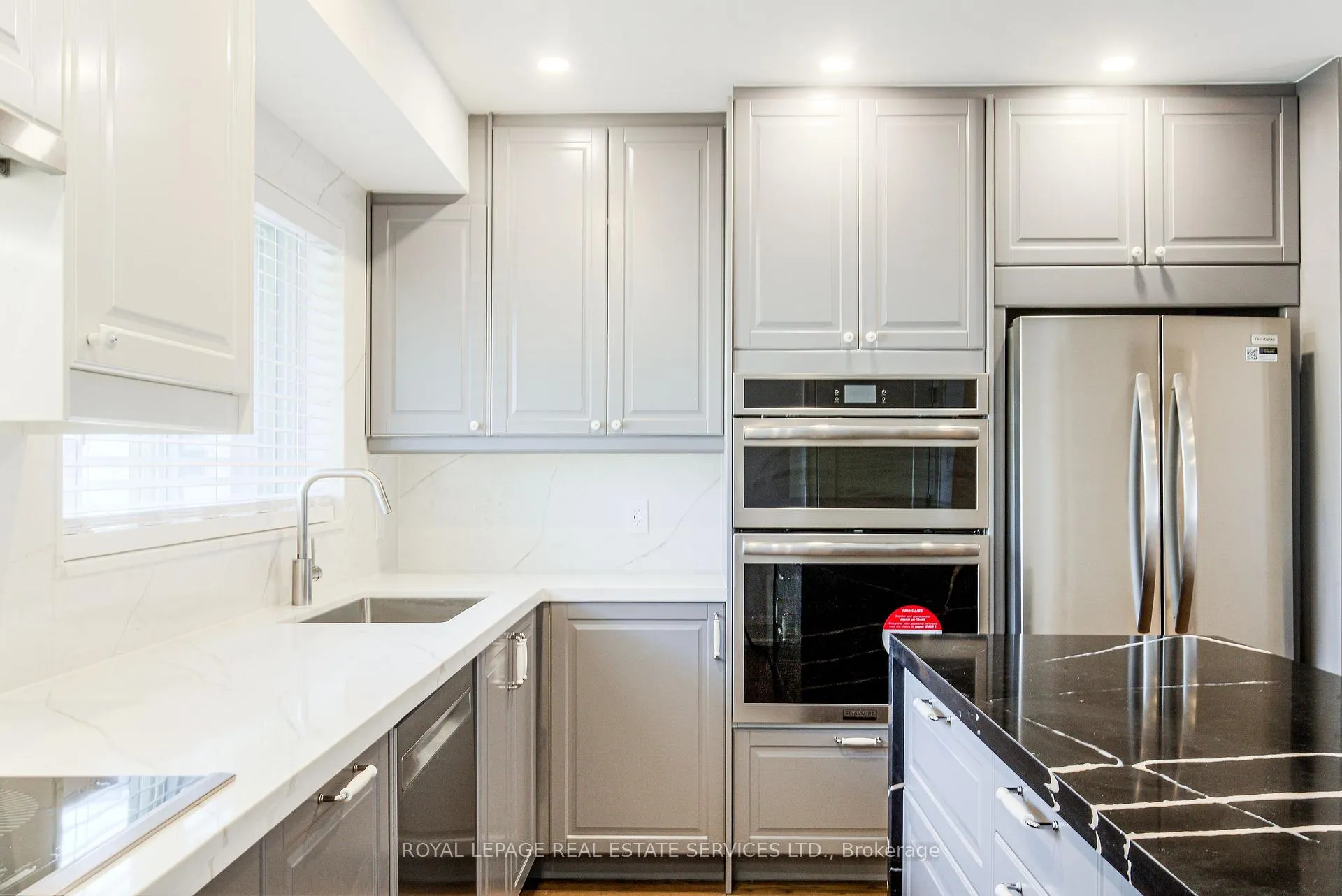 Photo 5 of 27 Poplar Crescent, Aurora, Aurora Highlands — HOMEH