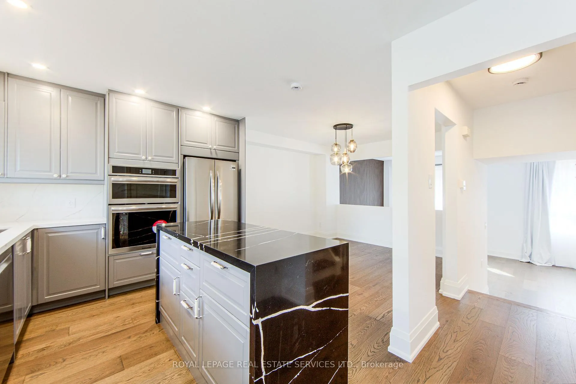 Photo 7 of 27 Poplar Crescent, Aurora, Aurora Highlands — HOMEH