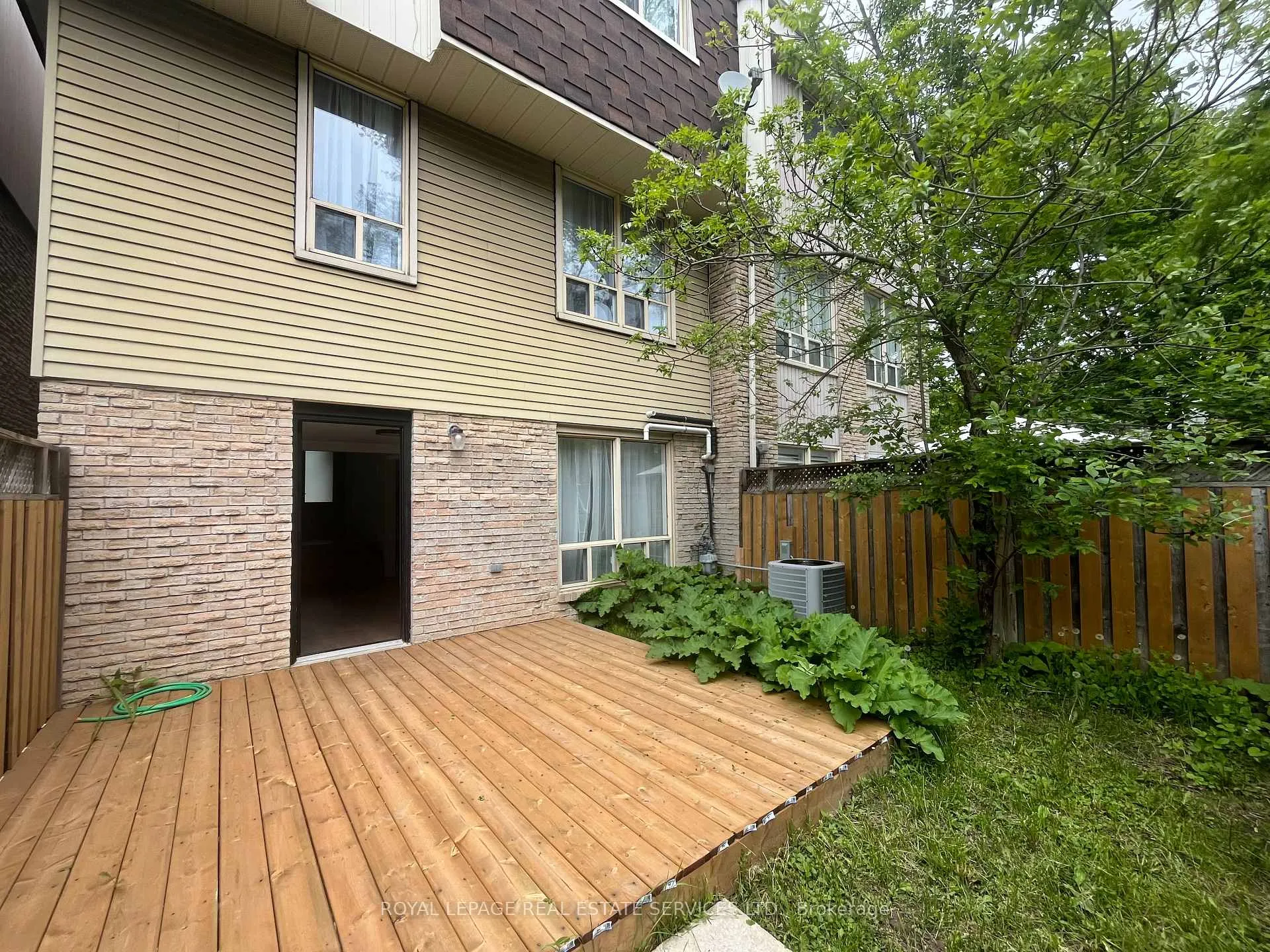 Photo 36 of 27 Poplar Crescent, Aurora, Aurora Highlands — HOMEH