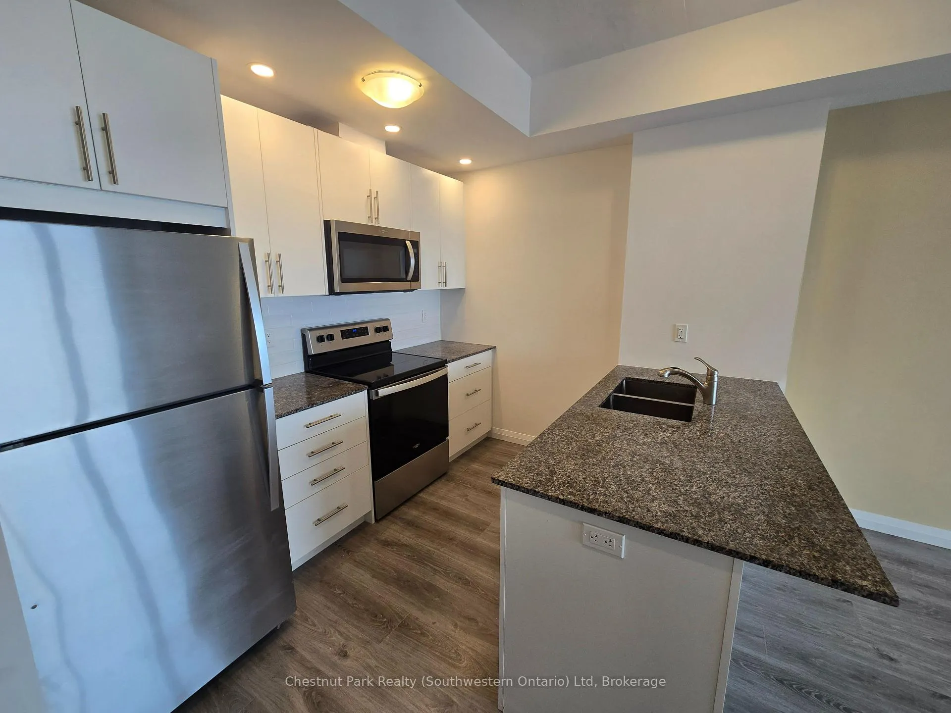 Photo 6 of Unit 2801, 60 Charles Street W, Kitchener — HOMEH