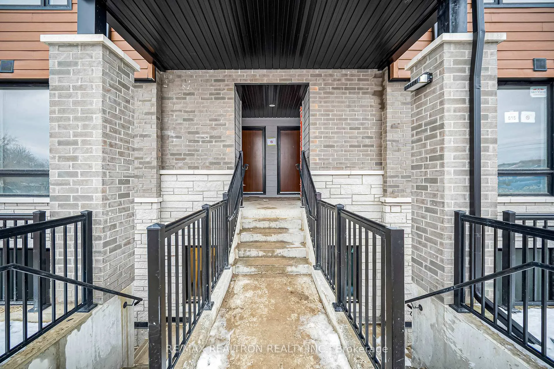 Photo 4 of Unit 516, 30 Markdale Lane, Markham, Middlefield — HOMEH