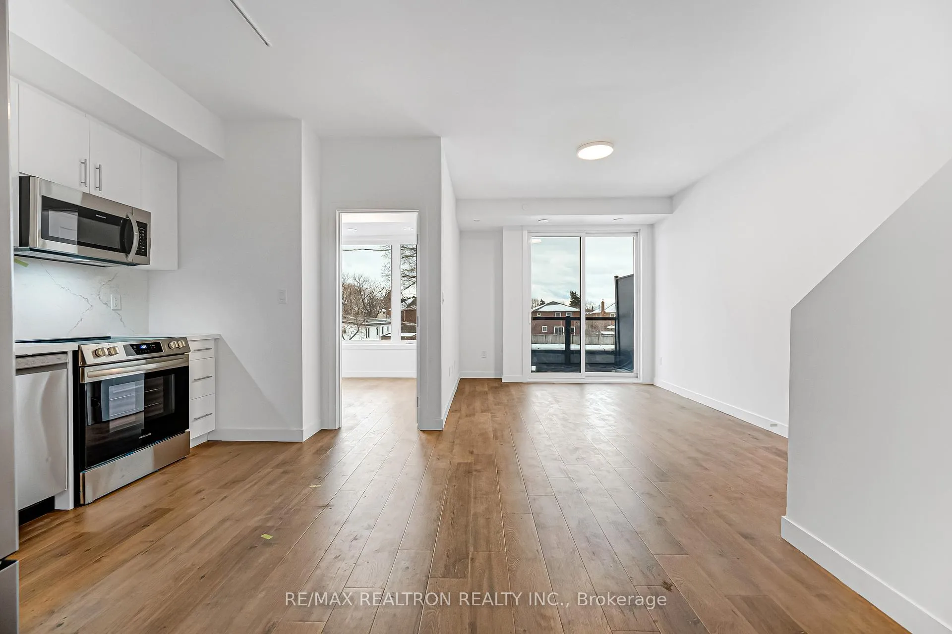 Photo 10 of Unit 516, 30 Markdale Lane, Markham, Middlefield — HOMEH