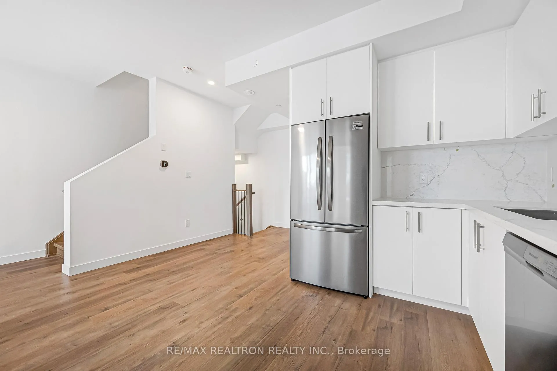 Photo 14 of Unit 516, 30 Markdale Lane, Markham, Middlefield — HOMEH