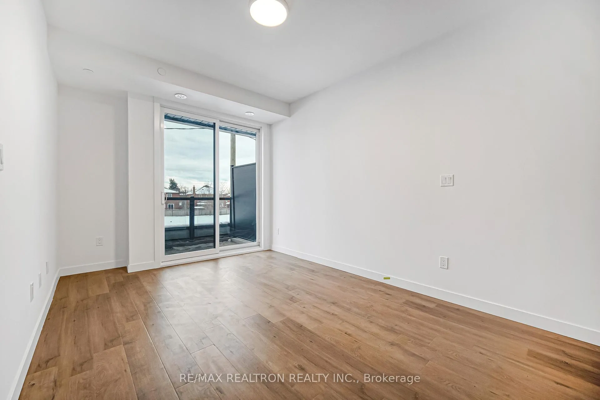 Photo 18 of Unit 516, 30 Markdale Lane, Markham, Middlefield — HOMEH