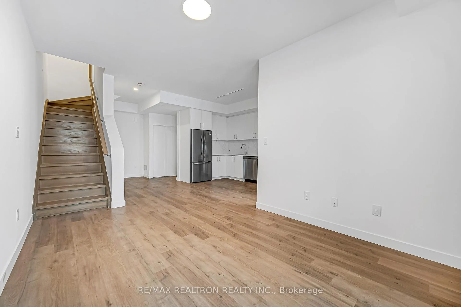 Photo 20 of Unit 516, 30 Markdale Lane, Markham, Middlefield — HOMEH