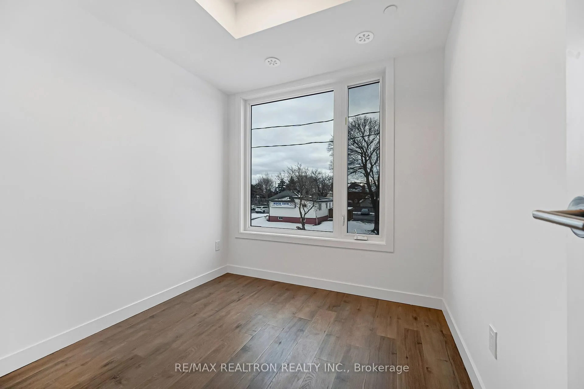 Photo 23 of Unit 516, 30 Markdale Lane, Markham, Middlefield — HOMEH