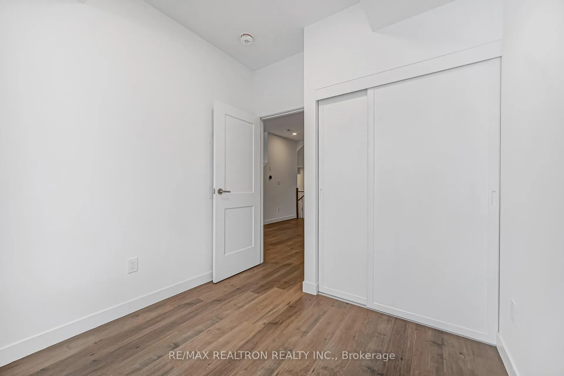 Photo 27 of Unit 516, 30 Markdale Lane, Markham, Middlefield — HOMEH