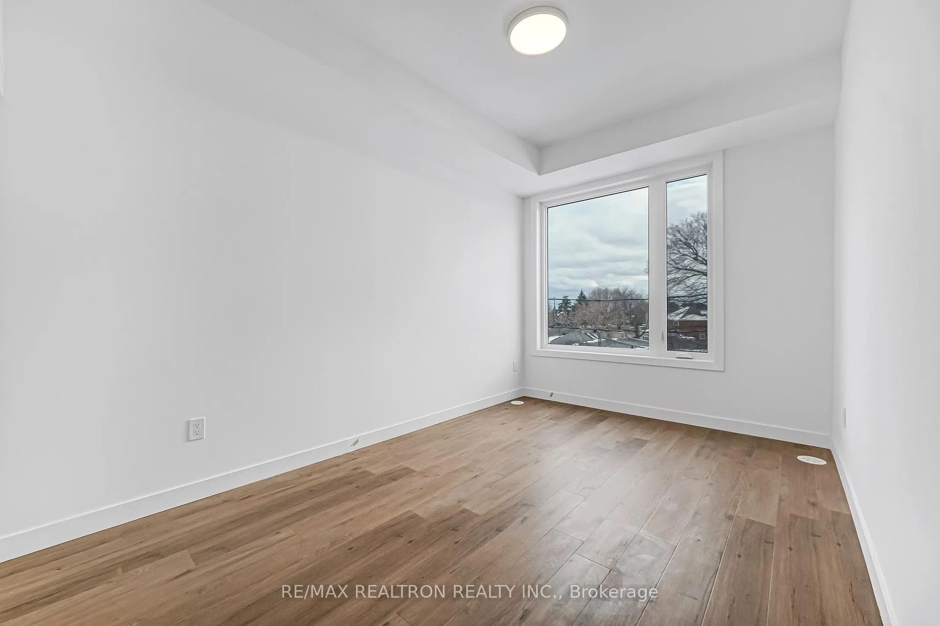 Photo 31 of Unit 516, 30 Markdale Lane, Markham, Middlefield — HOMEH