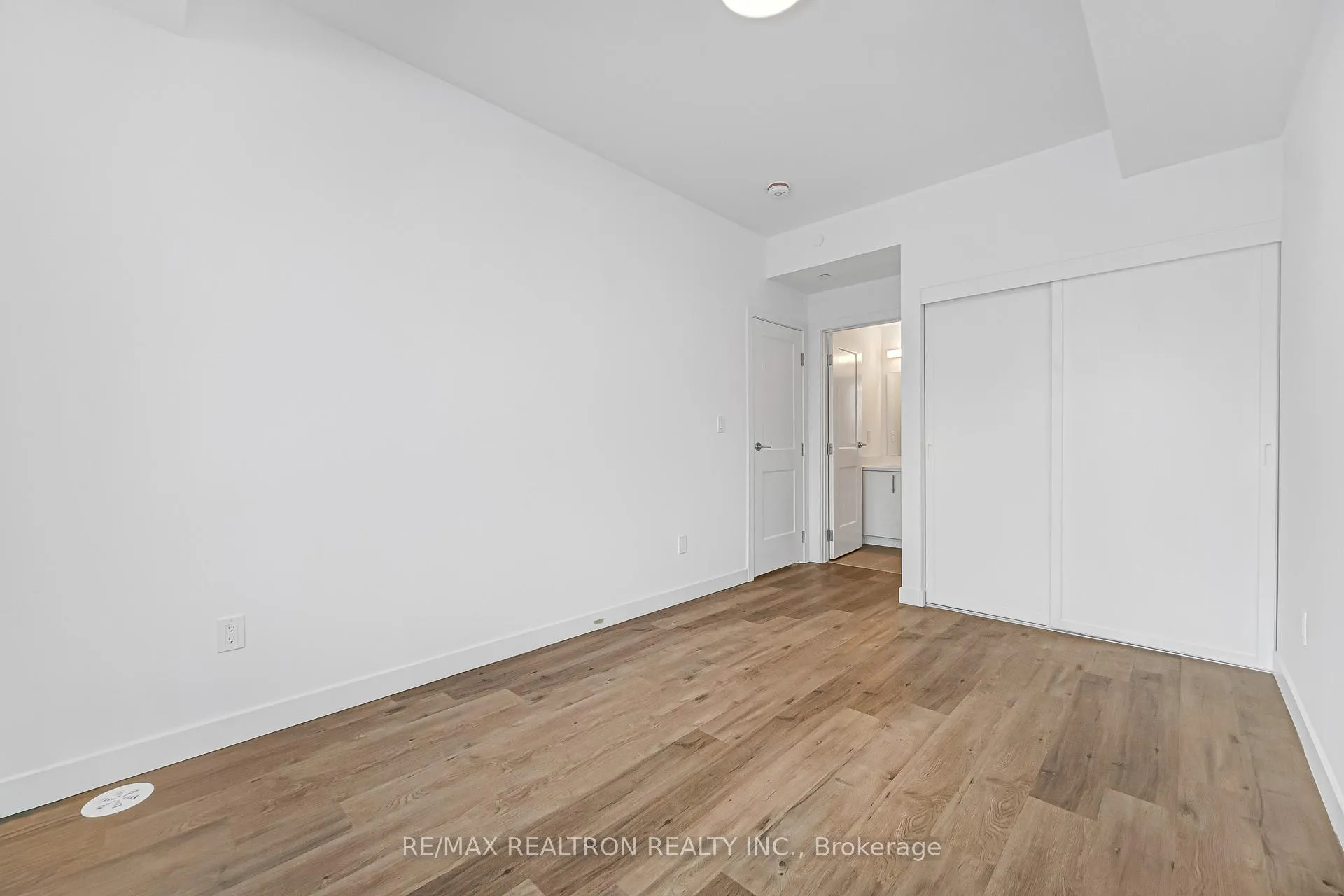 Photo 32 of Unit 516, 30 Markdale Lane, Markham, Middlefield — HOMEH