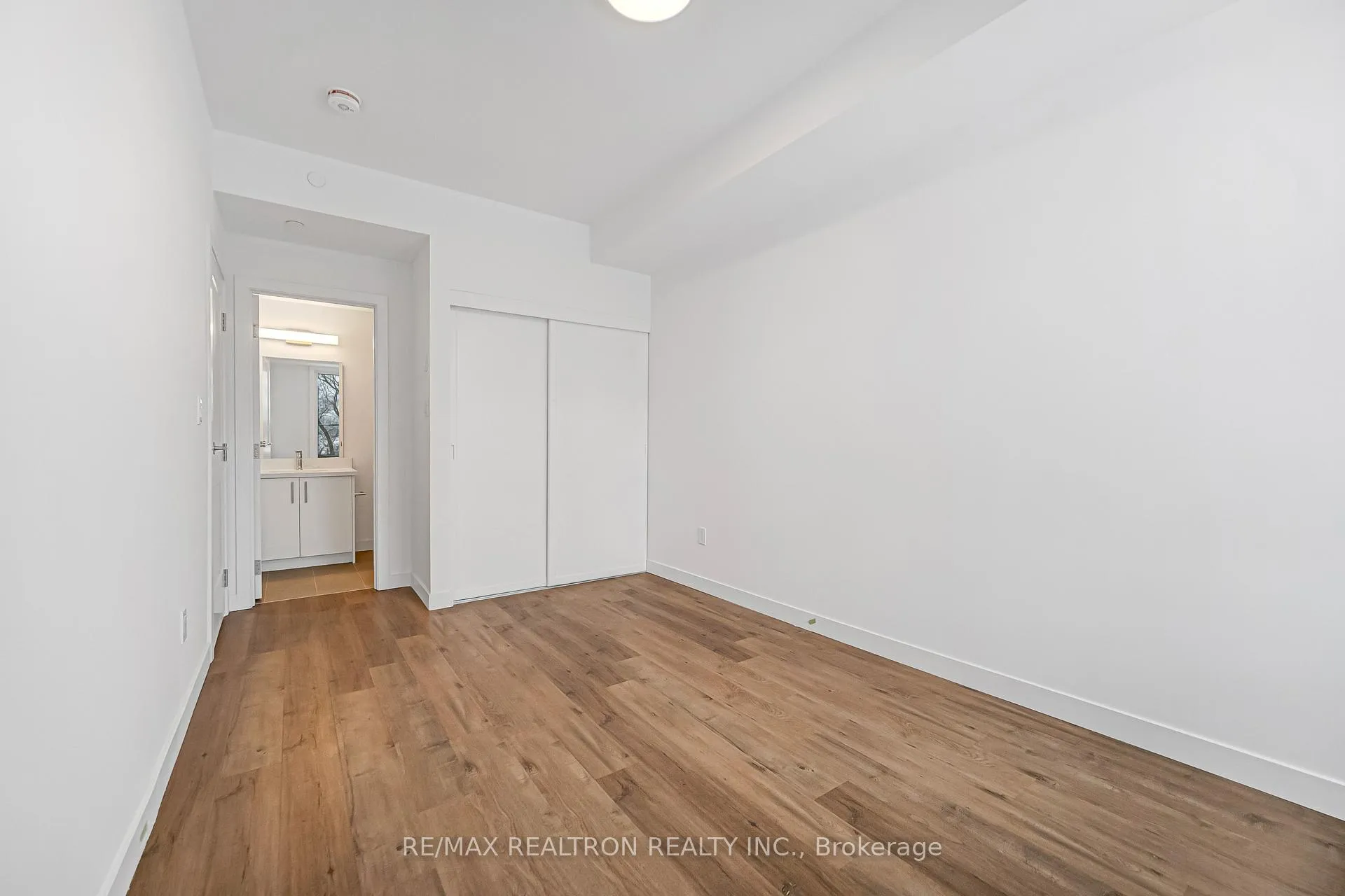 Photo 33 of Unit 516, 30 Markdale Lane, Markham, Middlefield — HOMEH