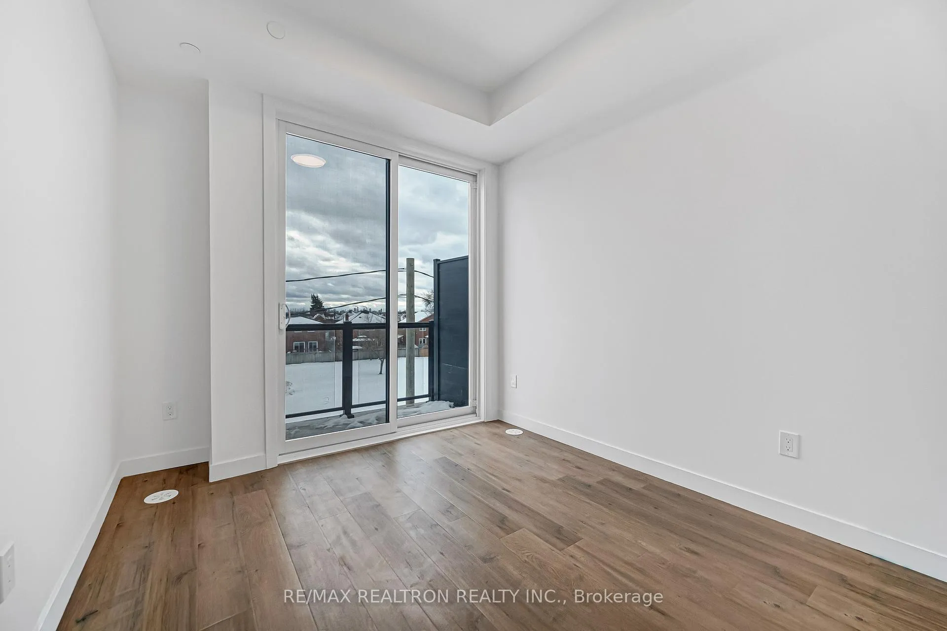 Photo 36 of Unit 516, 30 Markdale Lane, Markham, Middlefield — HOMEH