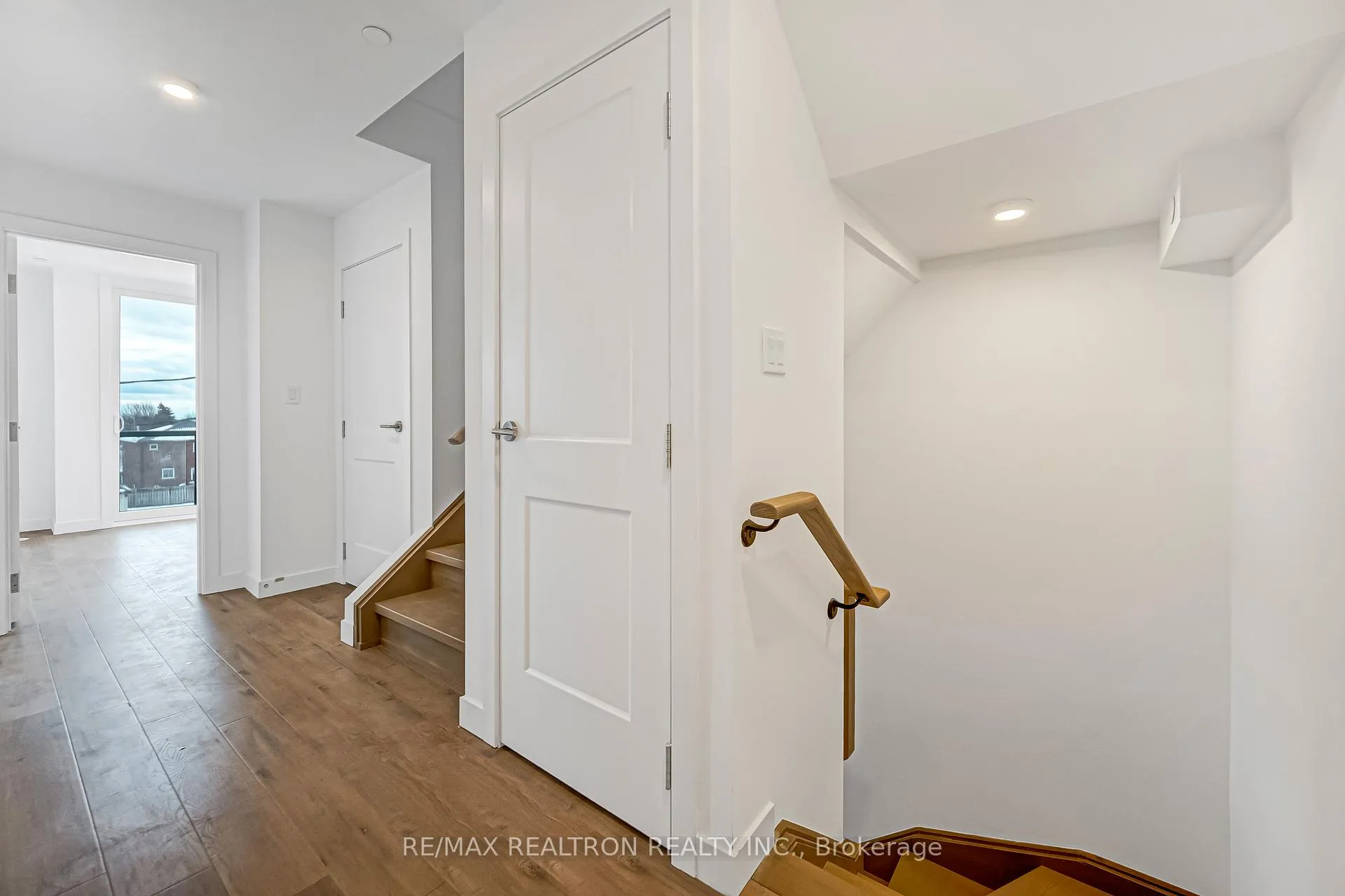 Photo 38 of Unit 516, 30 Markdale Lane, Markham, Middlefield — HOMEH