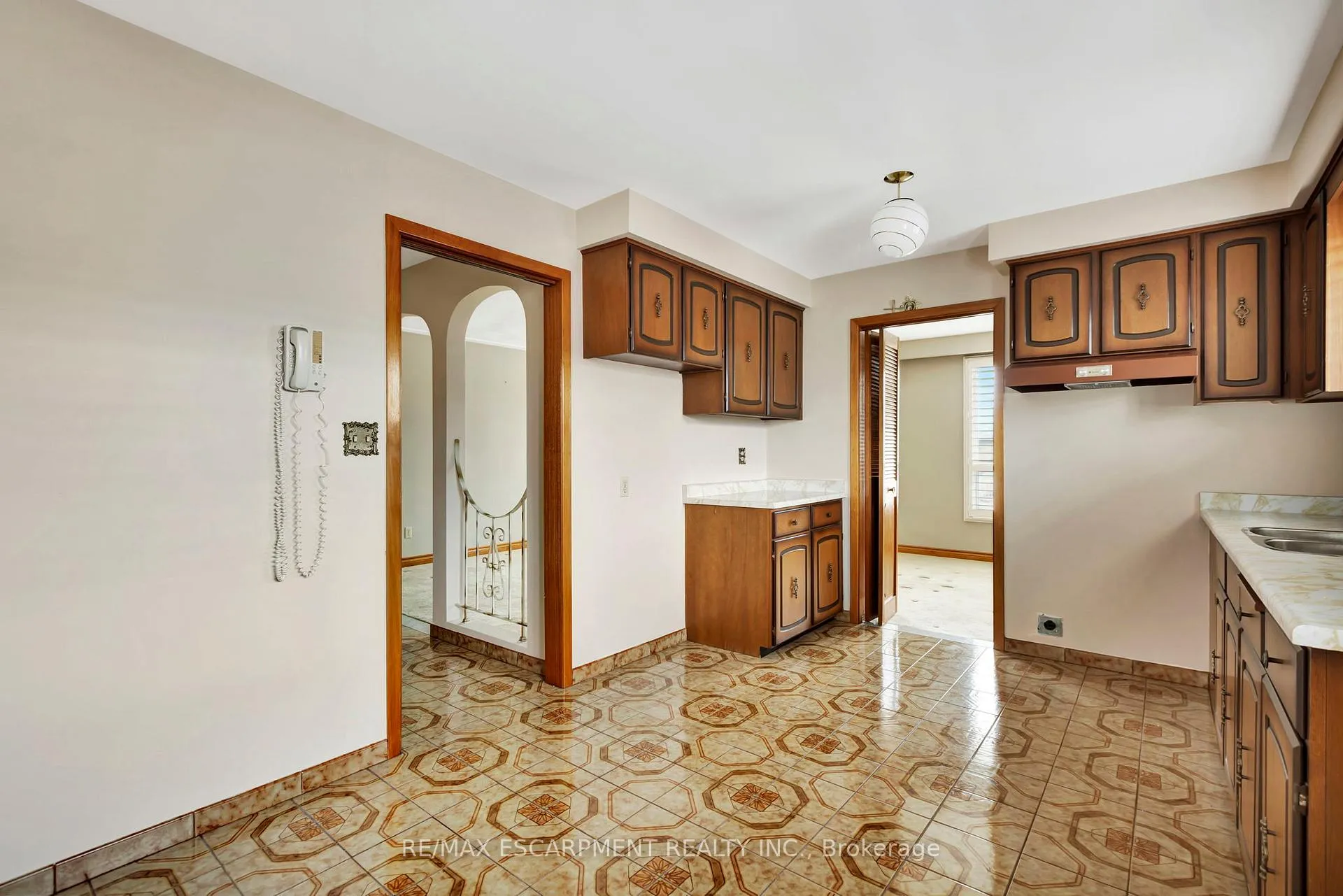 Photo 13 of 11 Marcella Crescent, Hamilton, Gershome — HOMEH