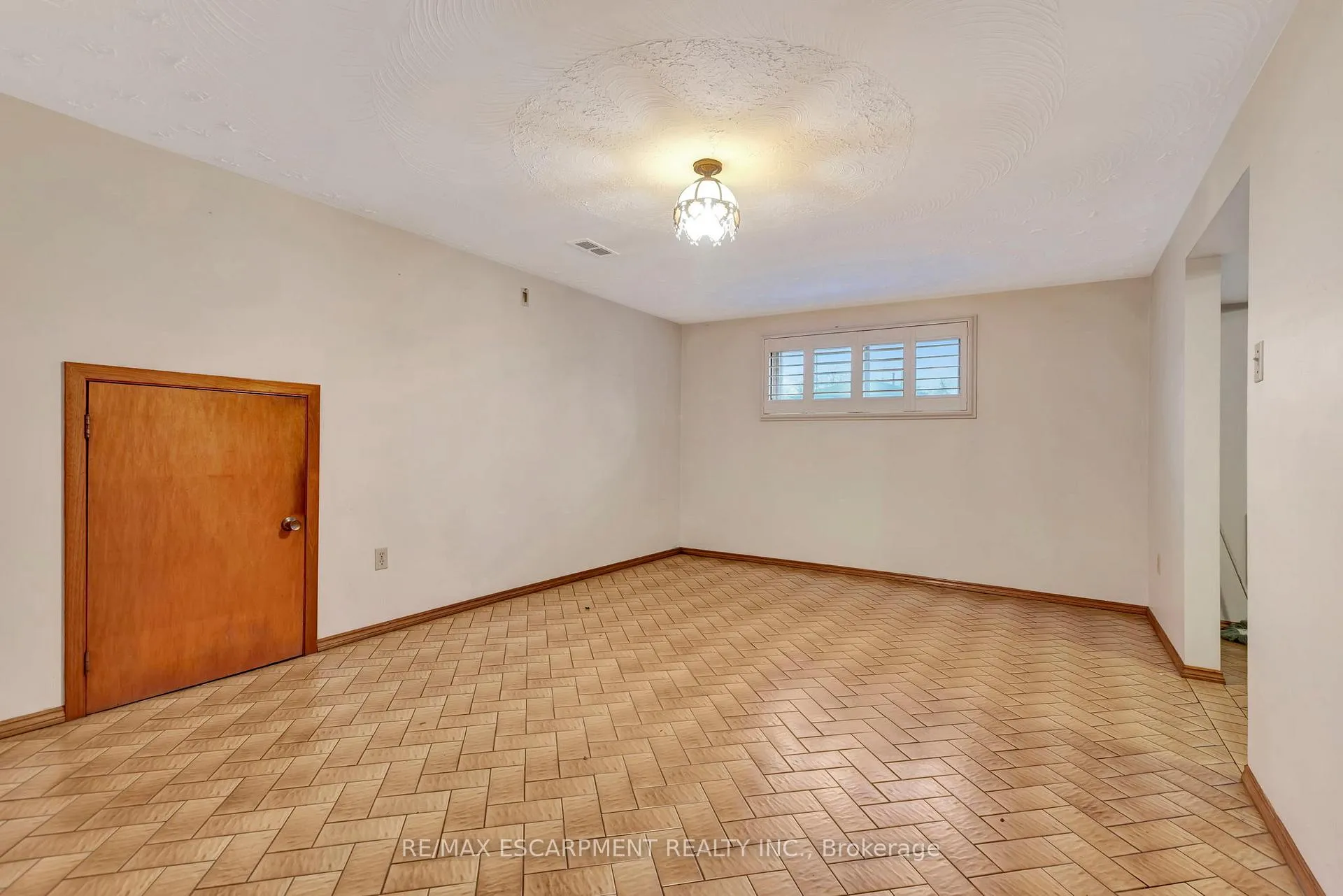 Photo 19 of 11 Marcella Crescent, Hamilton, Gershome — HOMEH
