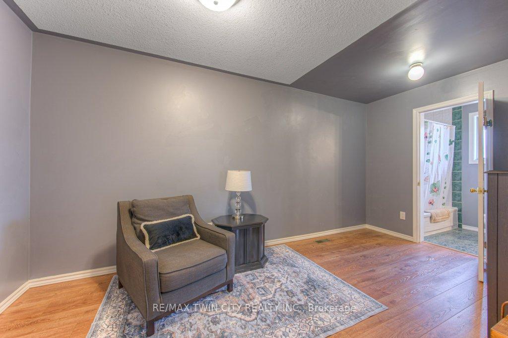 Photo 8 of 58 Bradbury Crescent, Brant, Paris — HOMEH