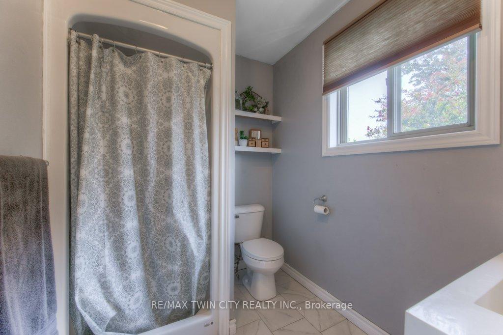 Photo 12 of 58 Bradbury Crescent, Brant, Paris — HOMEH