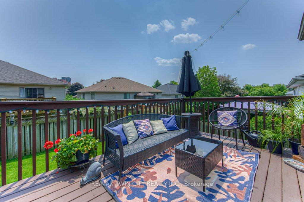 Photo 23 of 58 Bradbury Crescent, Brant, Paris — HOMEH
