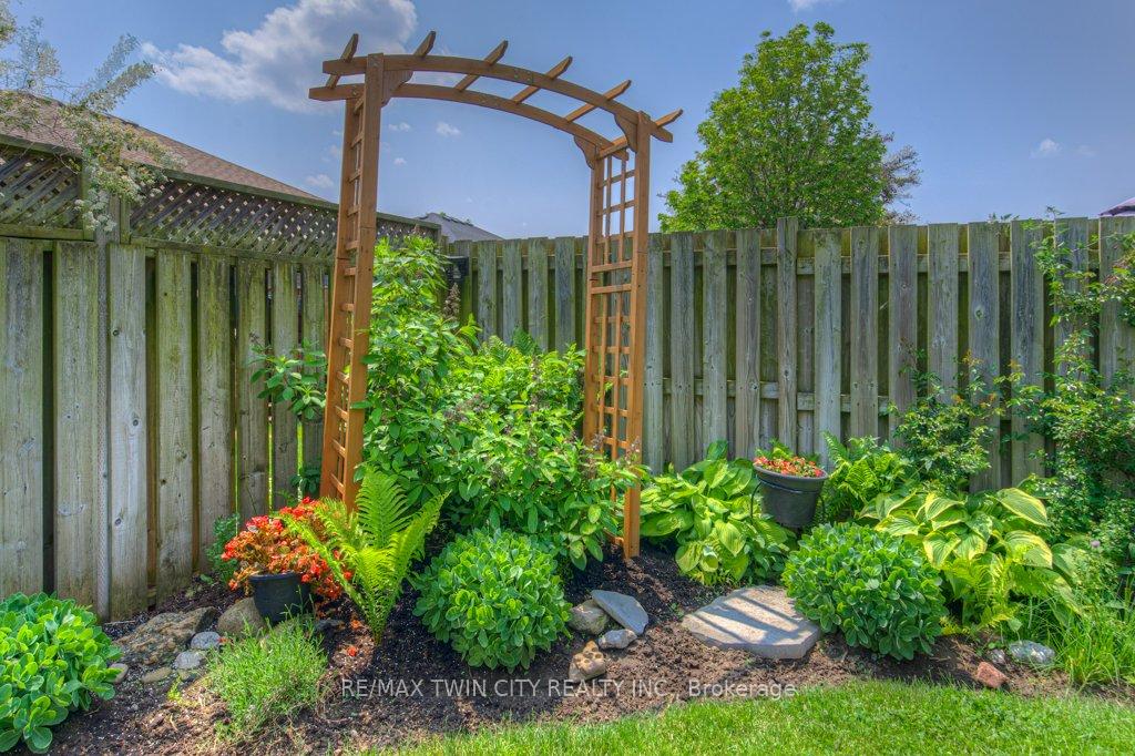 Photo 26 of 58 Bradbury Crescent, Brant, Paris — HOMEH