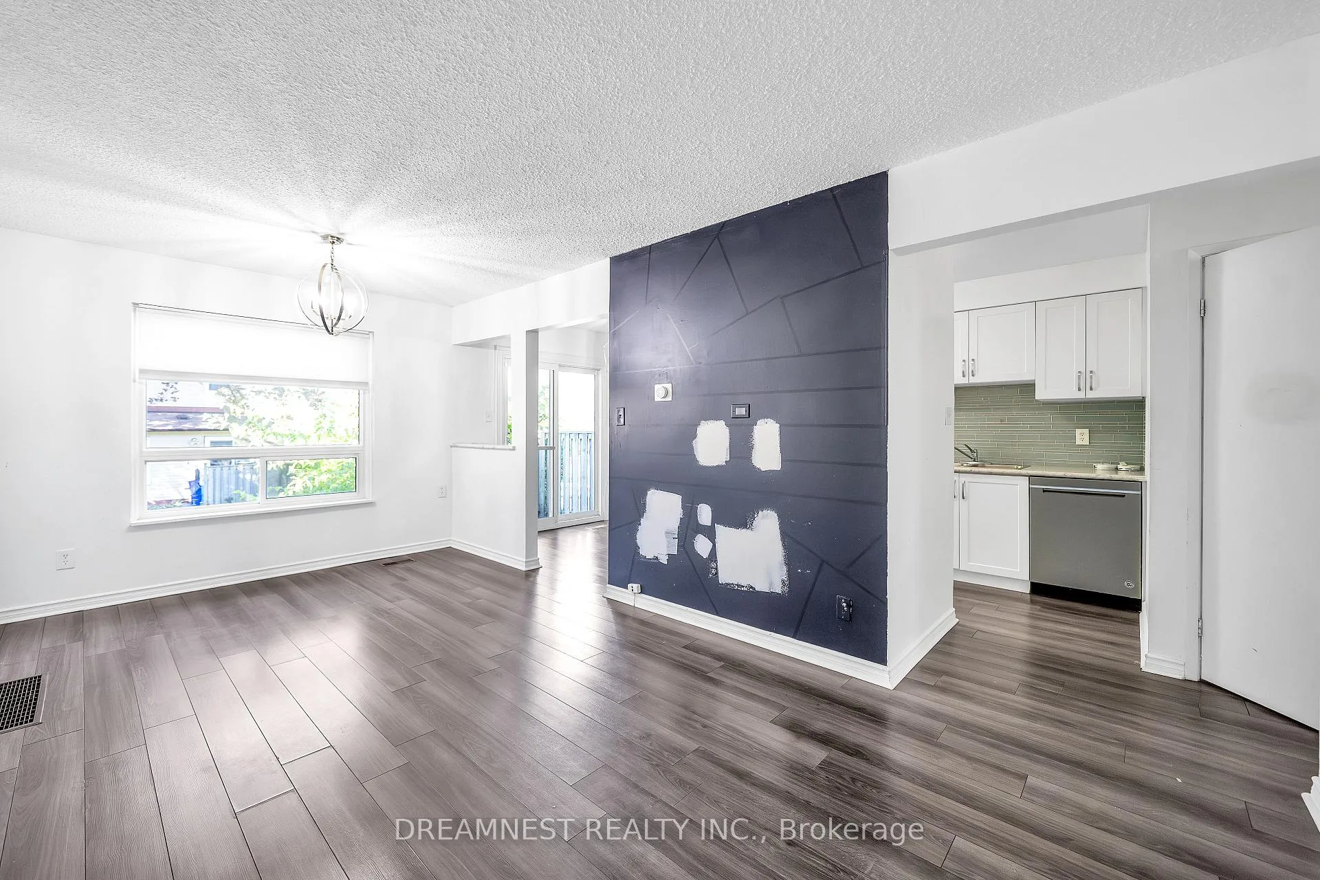 Photo 3 of Unit 17, 31 Parker Crescent, Ajax, South West — HOMEH