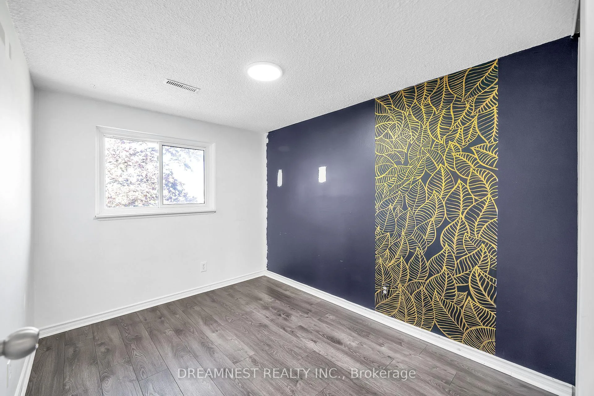 Photo 7 of Unit 17, 31 Parker Crescent, Ajax, South West — HOMEH