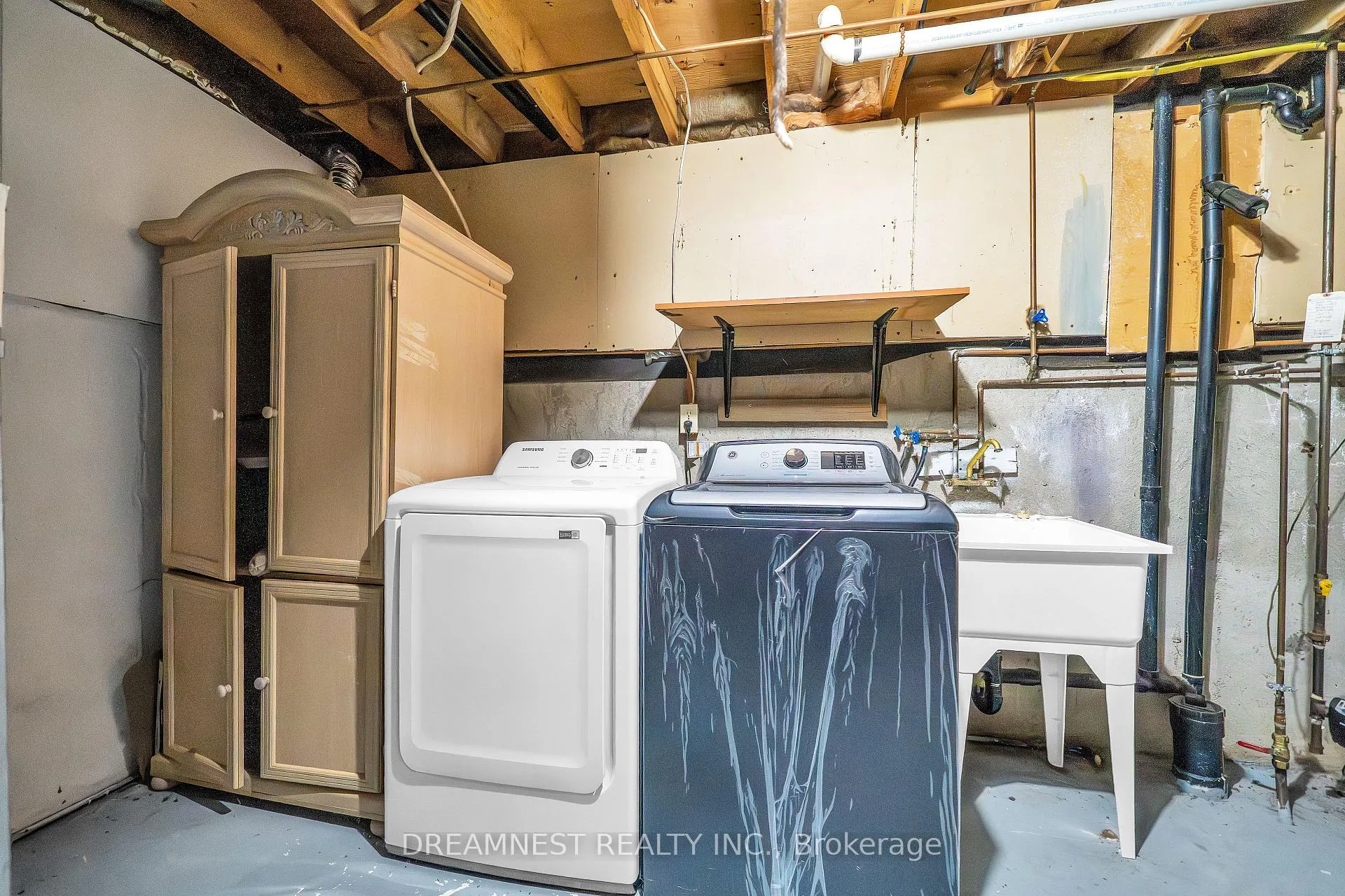 Photo 12 of Unit 17, 31 Parker Crescent, Ajax, South West — HOMEH
