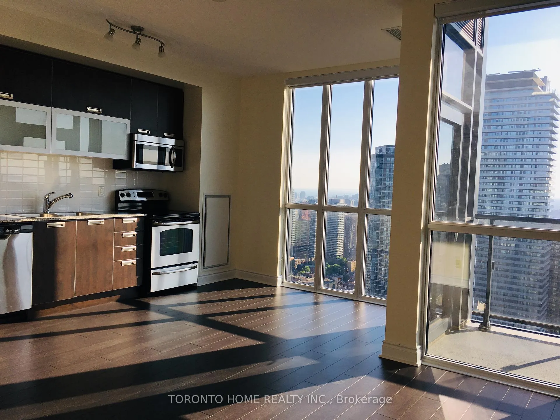 Photo 2 of Unit PH07, 28 Ted Rogers Way, Toronto, Church-Yonge Corridor — HOMEH