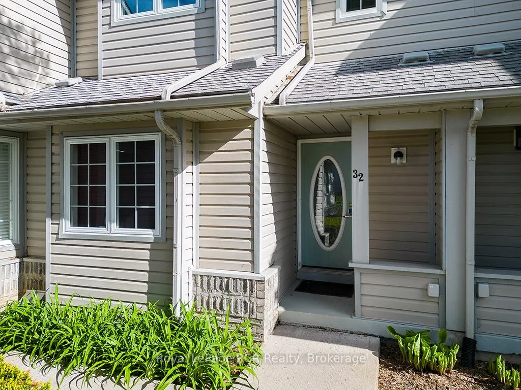 Front of Unit Unit #32, 162 Settlers Way