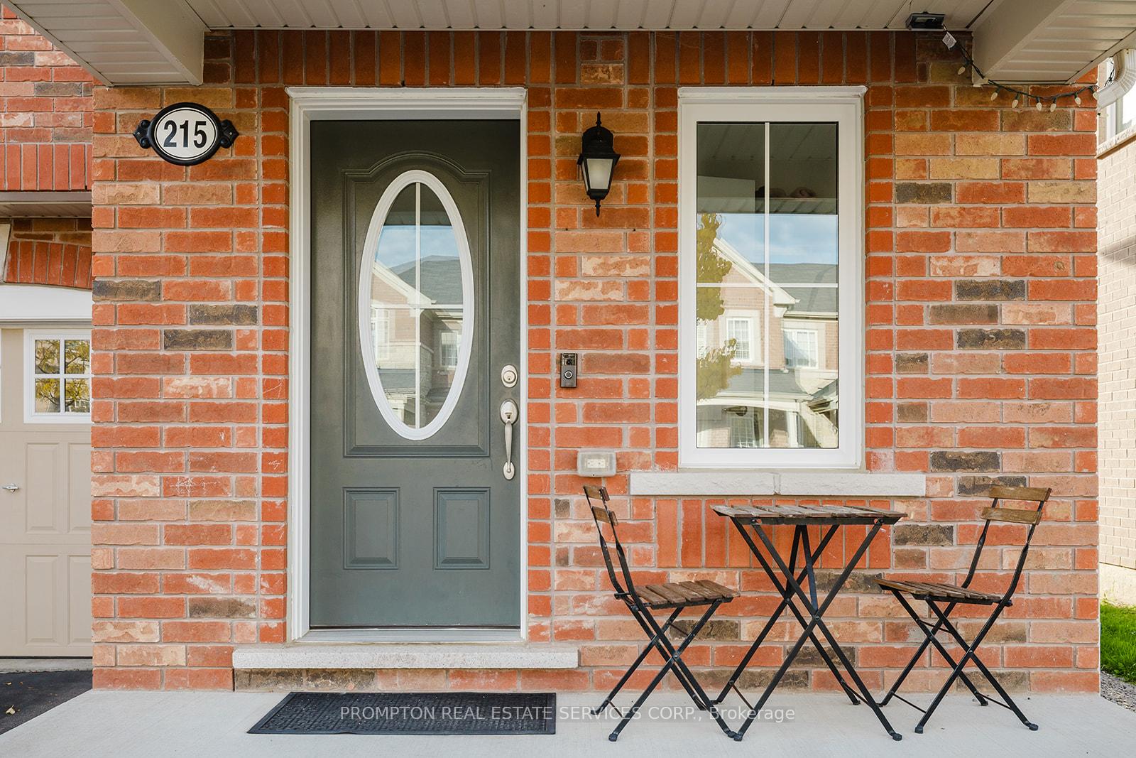 Photo 16 of 215 Payne Crescent, Aurora, Rural Aurora — HOMEH
