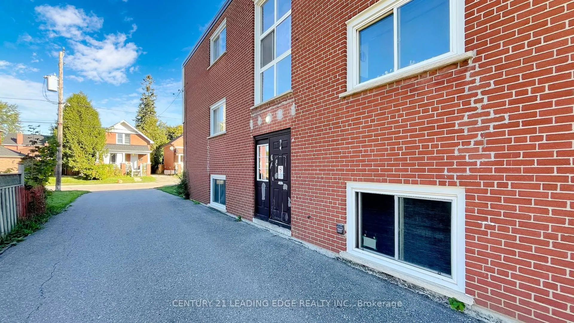 Photo 4 of Unit 1, 97 Elgin Street W, Oshawa, O'Neill — HOMEH
